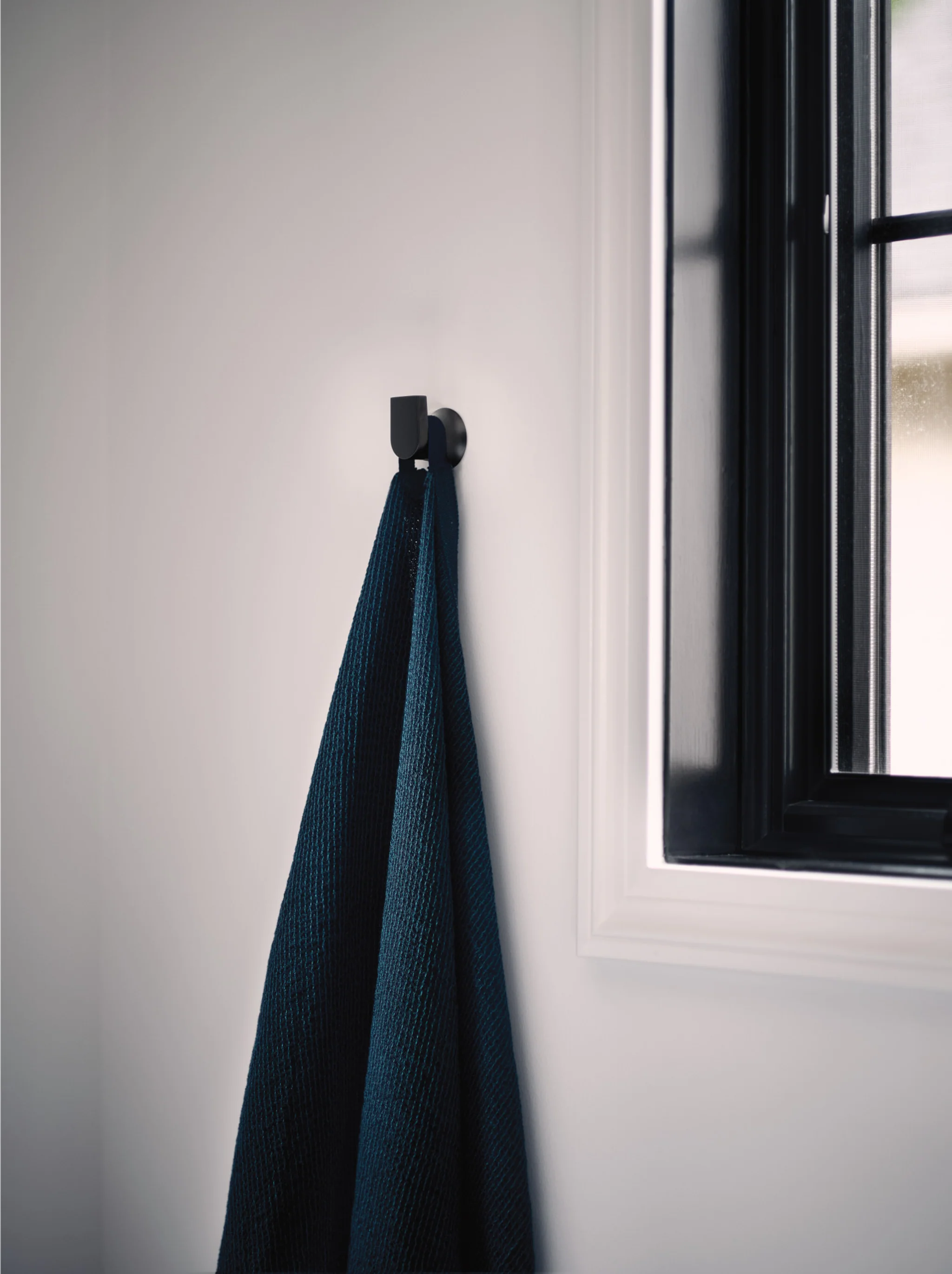 1214-Genta-LX-Chrome-Single-Robe-Hook-4.webp Genta LX Chrome Single Robe Hook