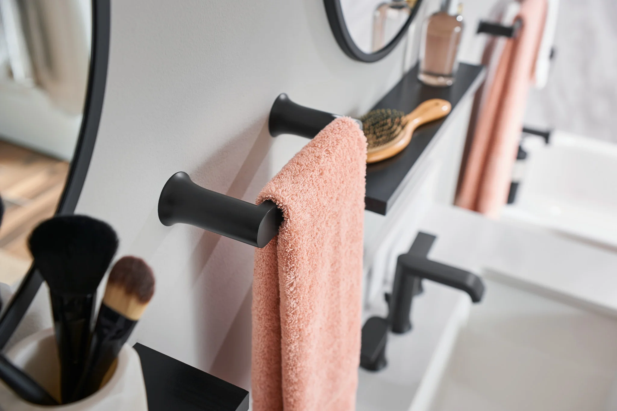 1257-Genta-LX-Chrome-Hand-Towel-Bar-17.webp Genta LX Chrome Hand Towel Bar