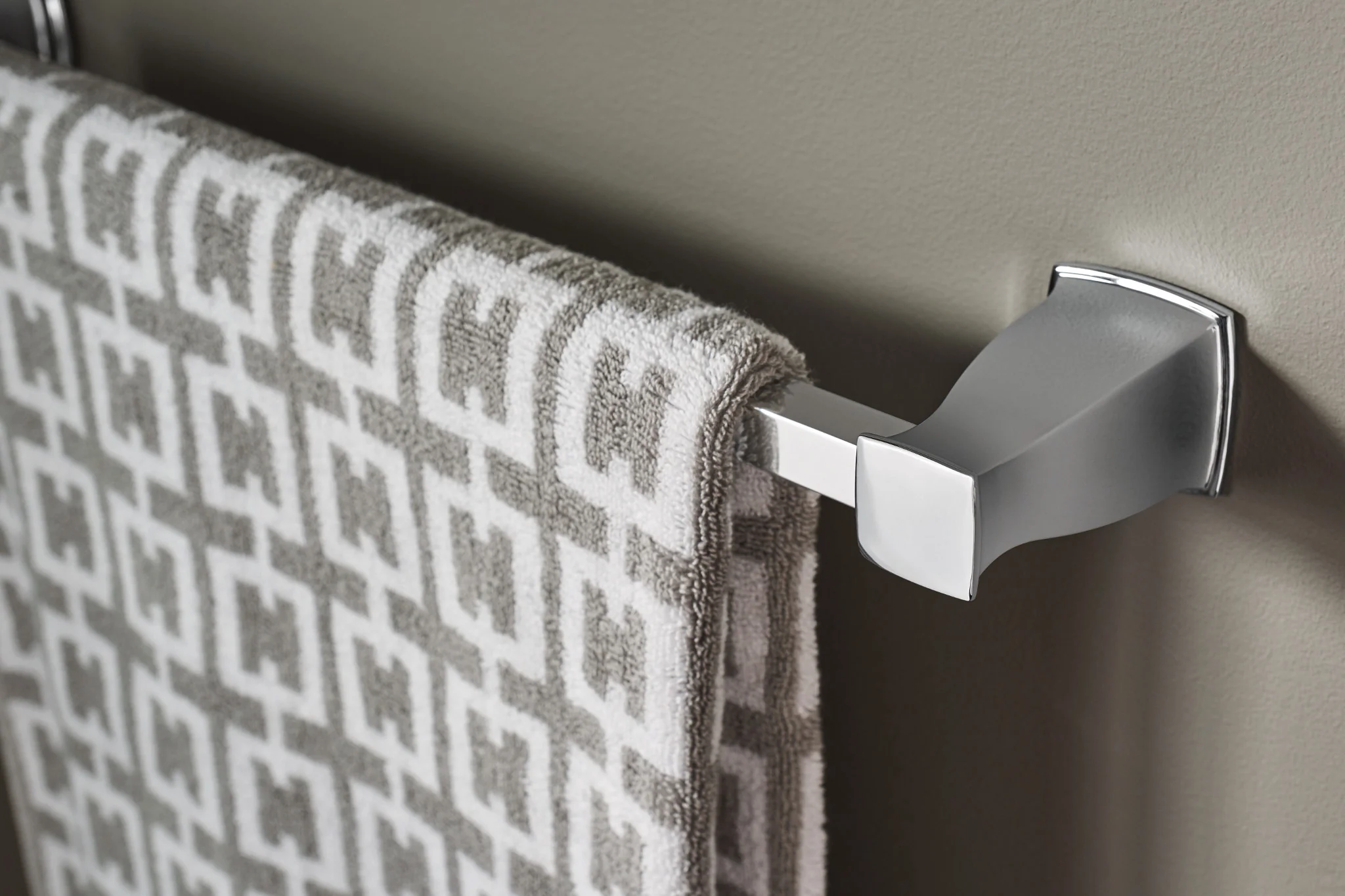 1280-Hensley-Chrome-24-Towel-Bar-19.webp Hensley Chrome 24" Towel Bar