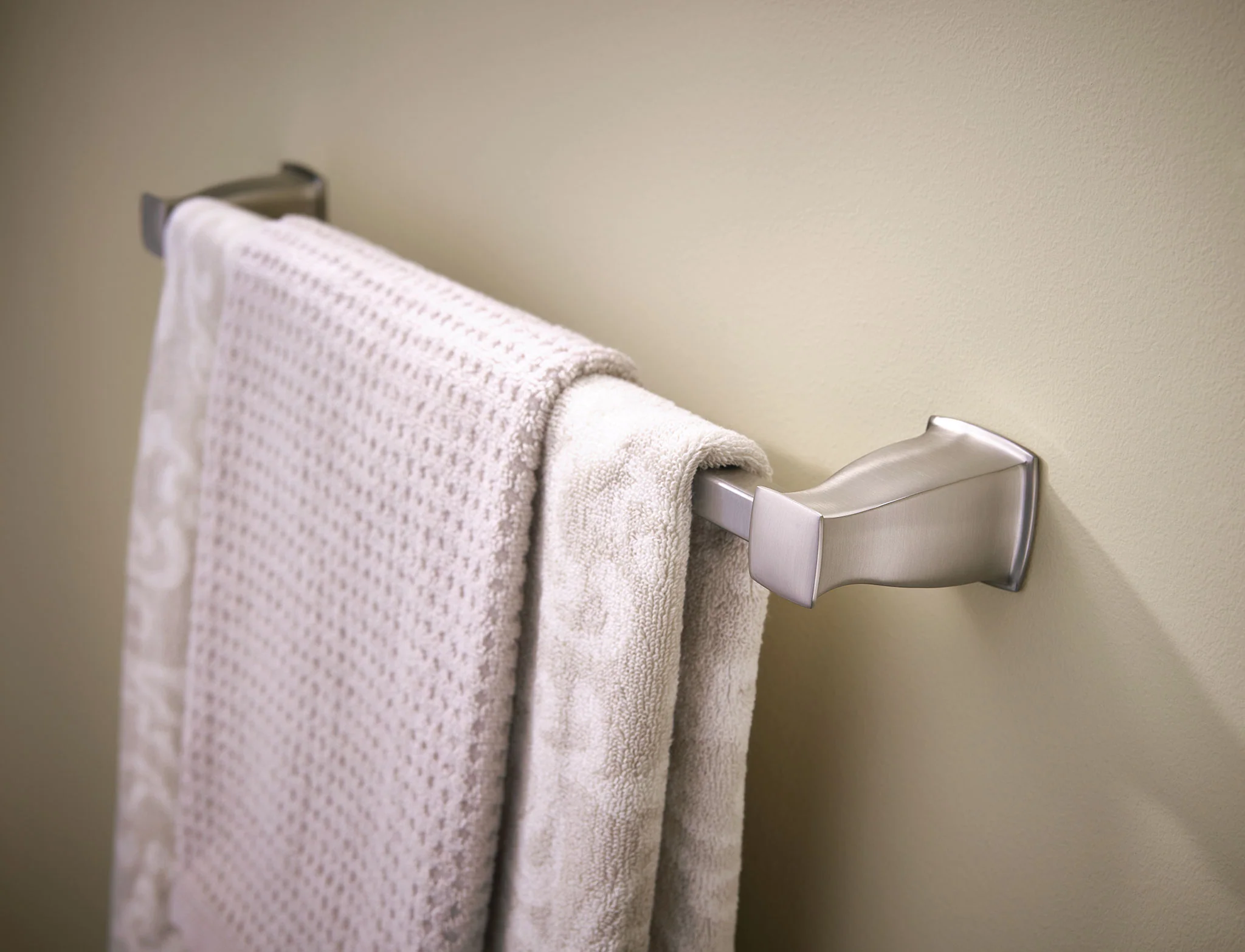 1280-Hensley-Chrome-24-Towel-Bar-4.webp Hensley Chrome 24" Towel Bar