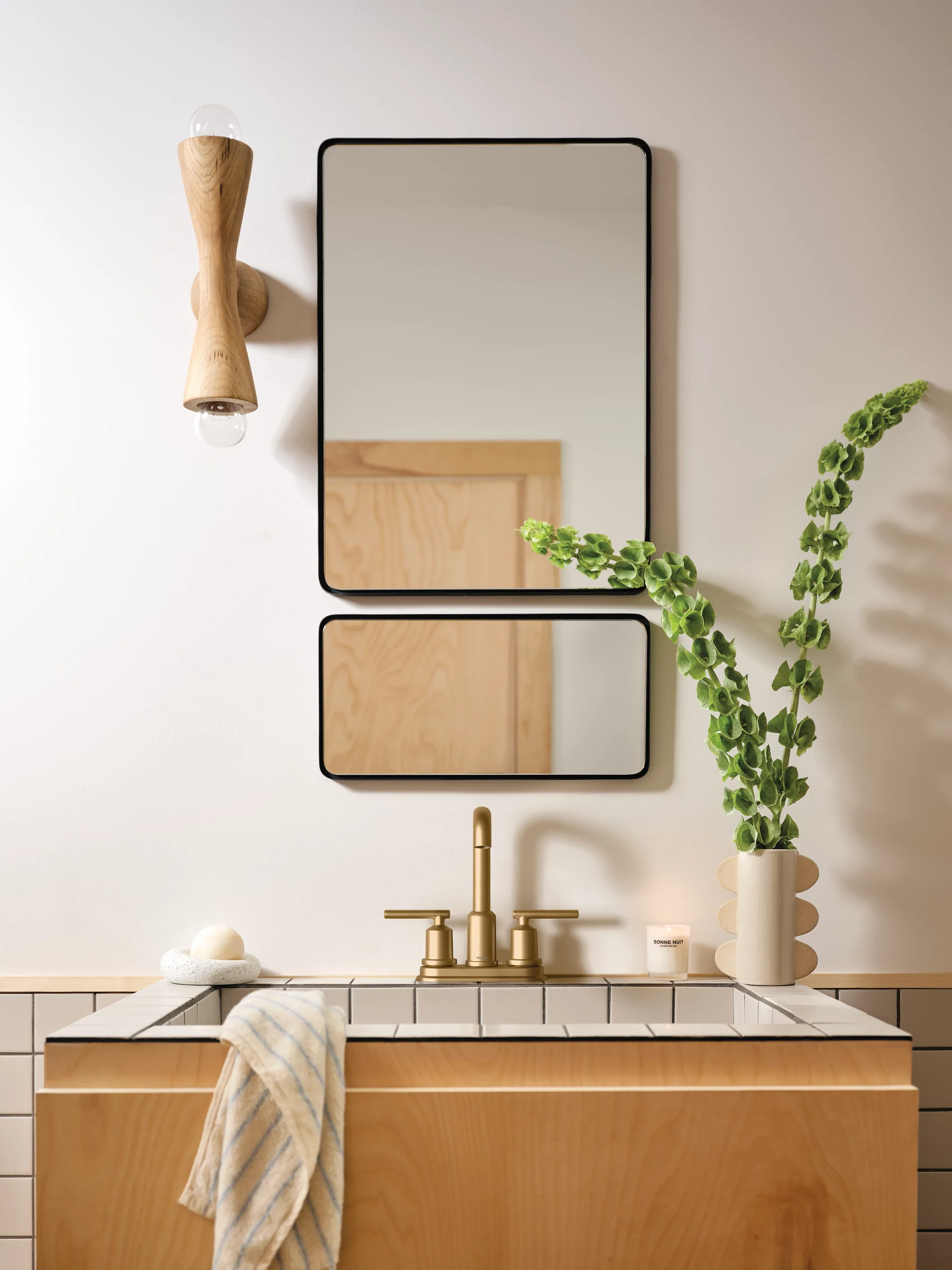 1358-Gibson-Two-handle-Centerset-Bathroom-Sink-Faucet-3.webp Gibson Two-handle Centerset Bathroom Sink Faucet