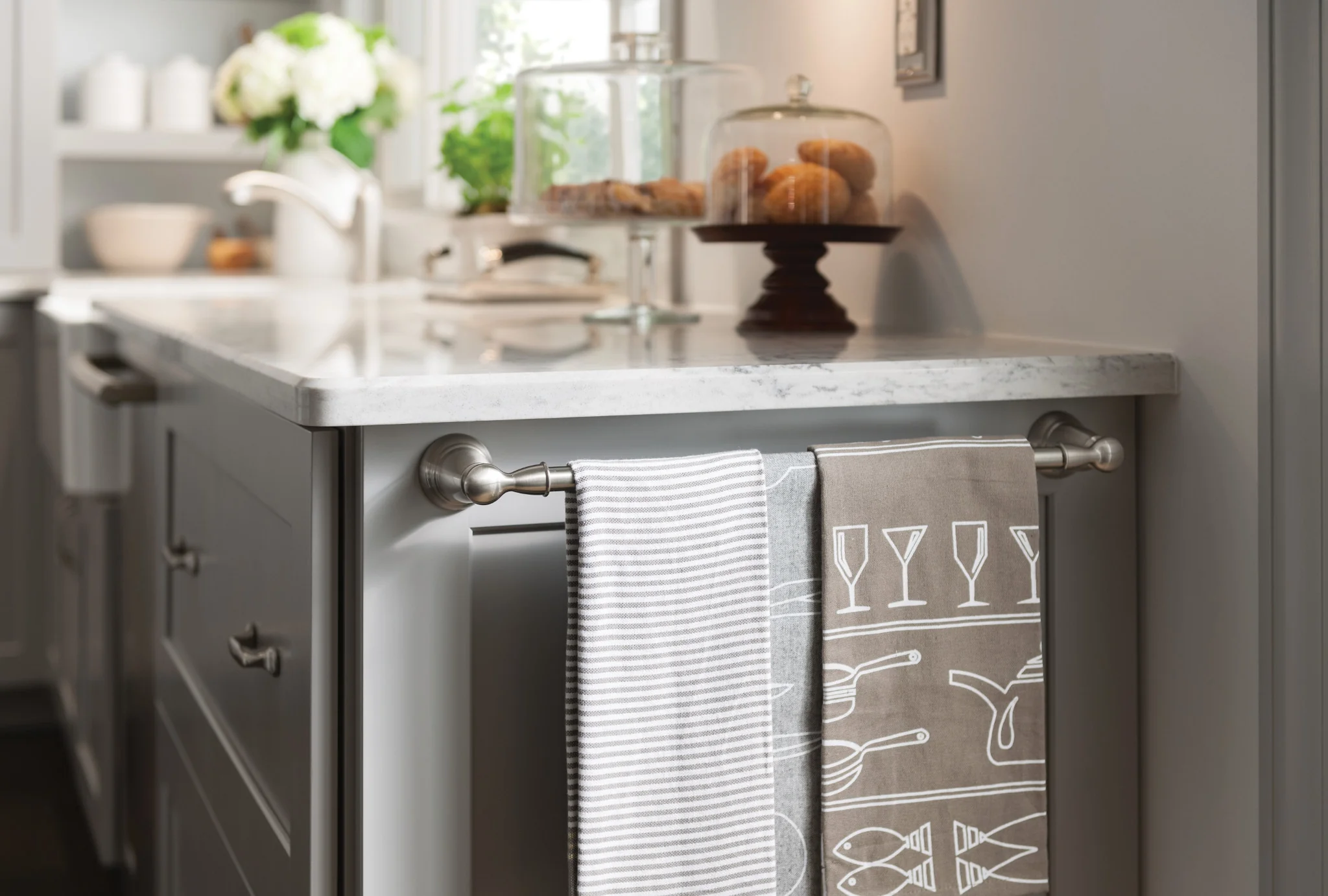 1484-Banbury-Chrome-24-Towel-Bar-3.webp Banbury Chrome 24" Towel Bar