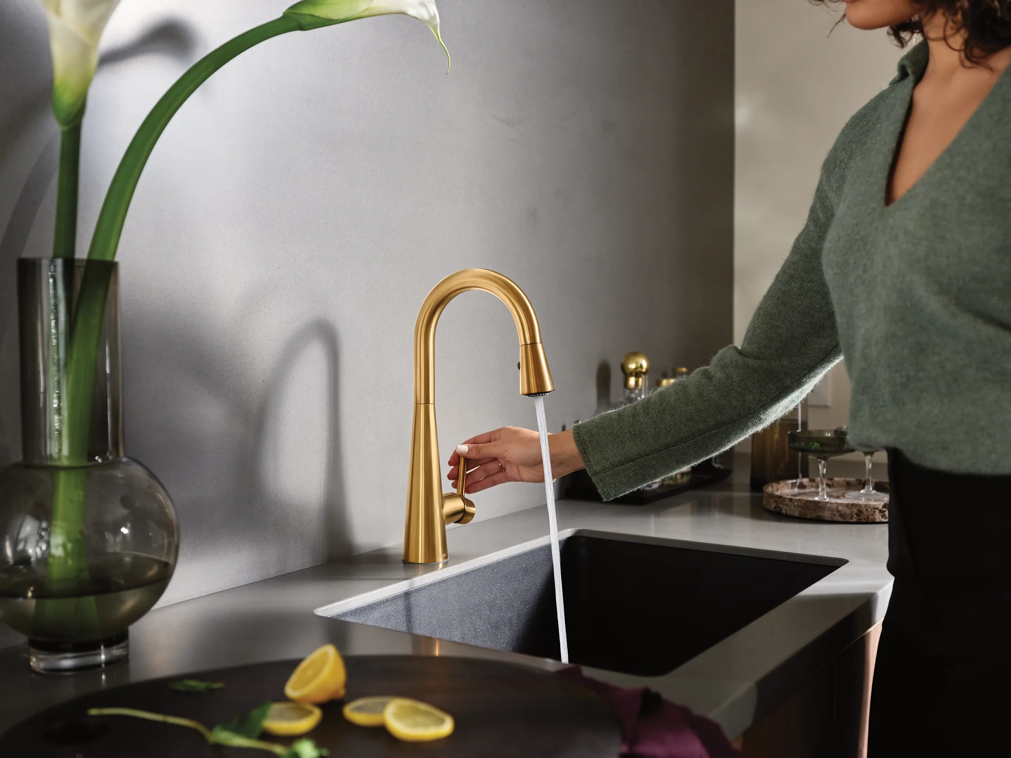 1607-Sleek-One-Handle-Pulldown-Bar-Faucet-36.webp Sleek One-Handle Pulldown Bar Faucet