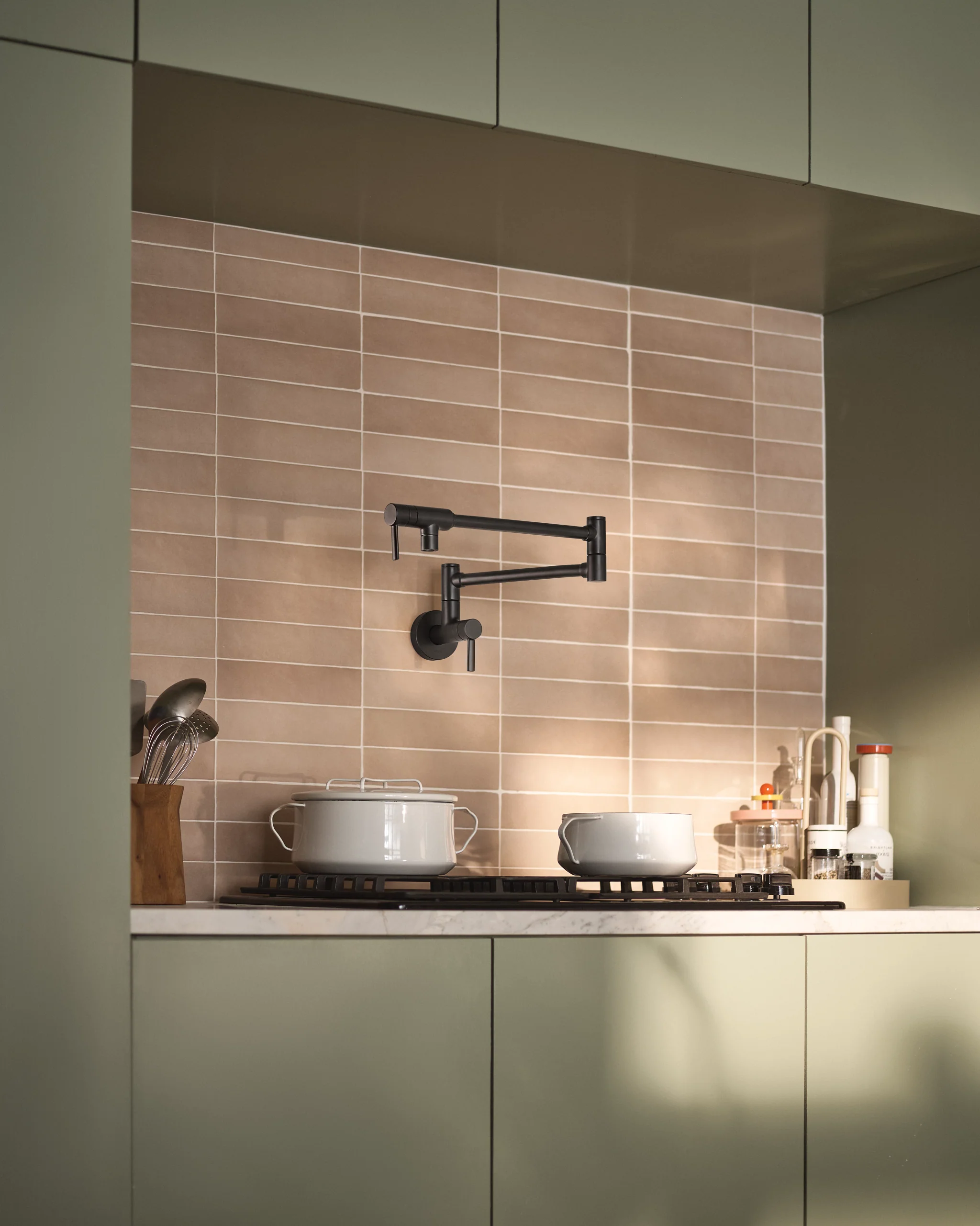 1617-Modern-Wall-Mount-Swing-Arm-Pot-Filler-16.webp Modern Wall Mount Swing Arm Pot Filler