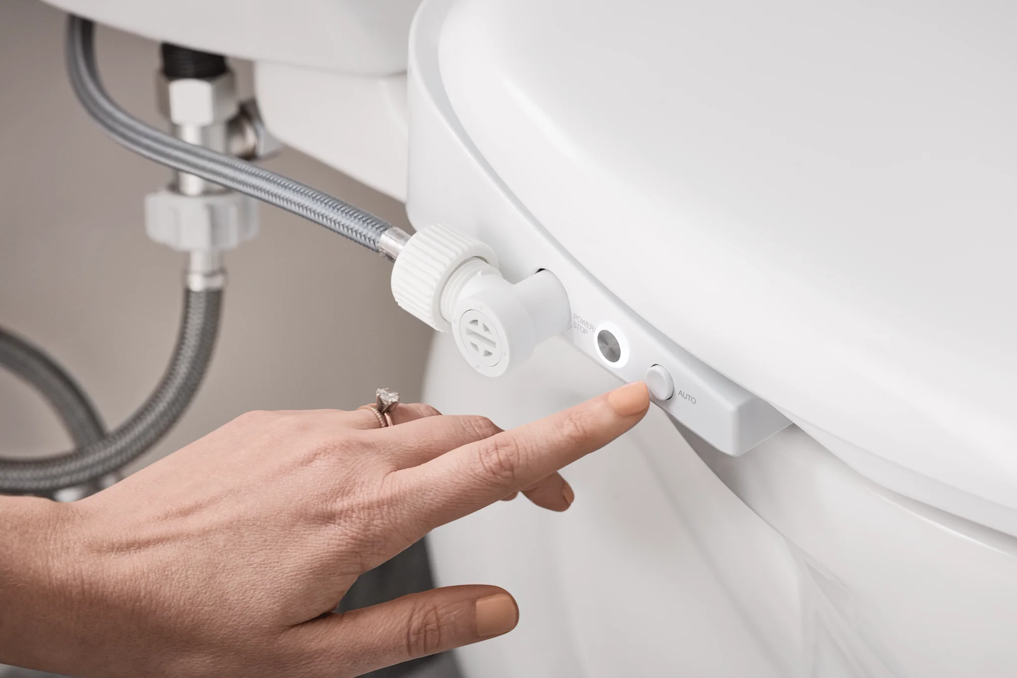 1626-5-Series-Electronic-Bidet-Seat-5.webp 5-Series Electronic Bidet Seat