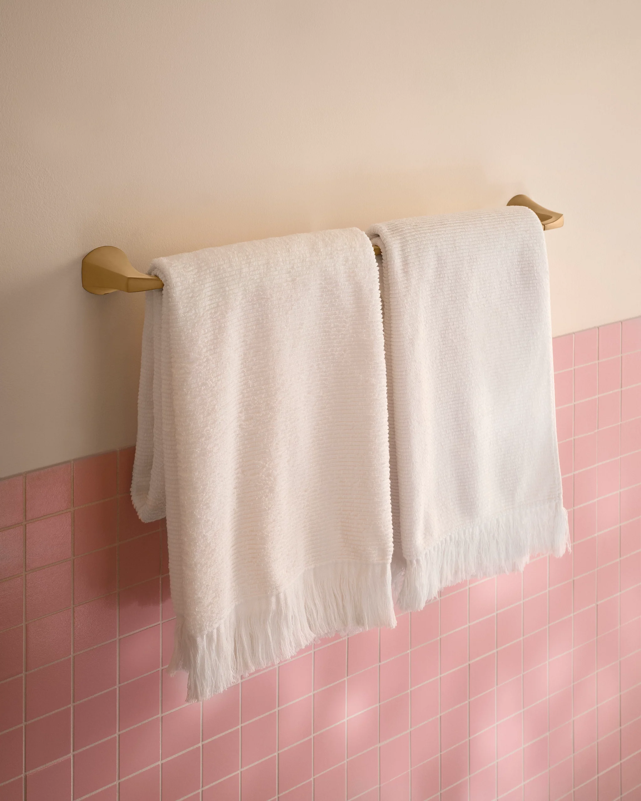 1663-Lindor-24-Towel-Bar-3.webp Lindor 24" Towel Bar