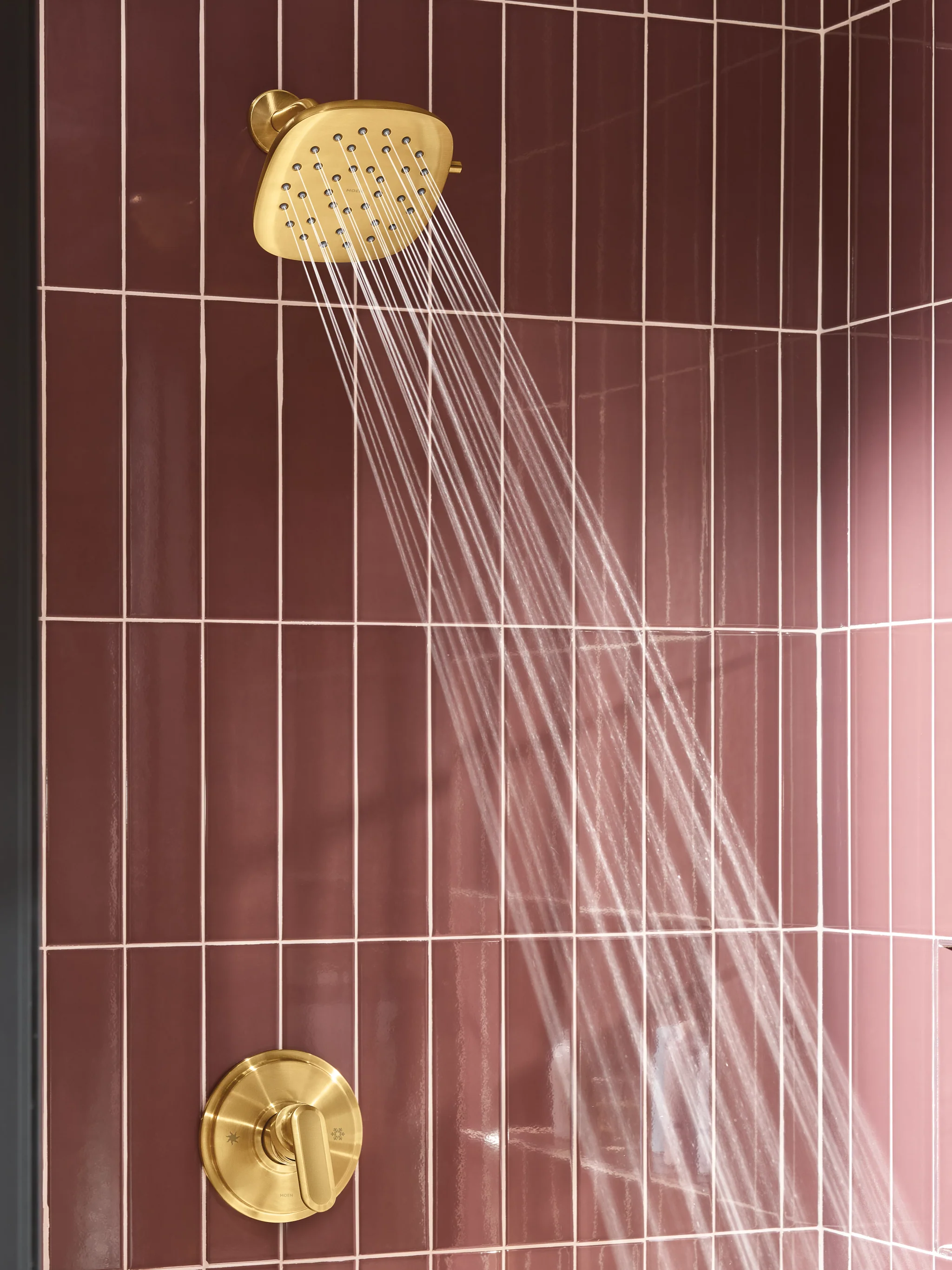1693-Verso-7-Rainshower-with-Infiniti-Dial-in-Chrome-23.webp Verso 7" Rainshower with Infiniti Dial in Chrome