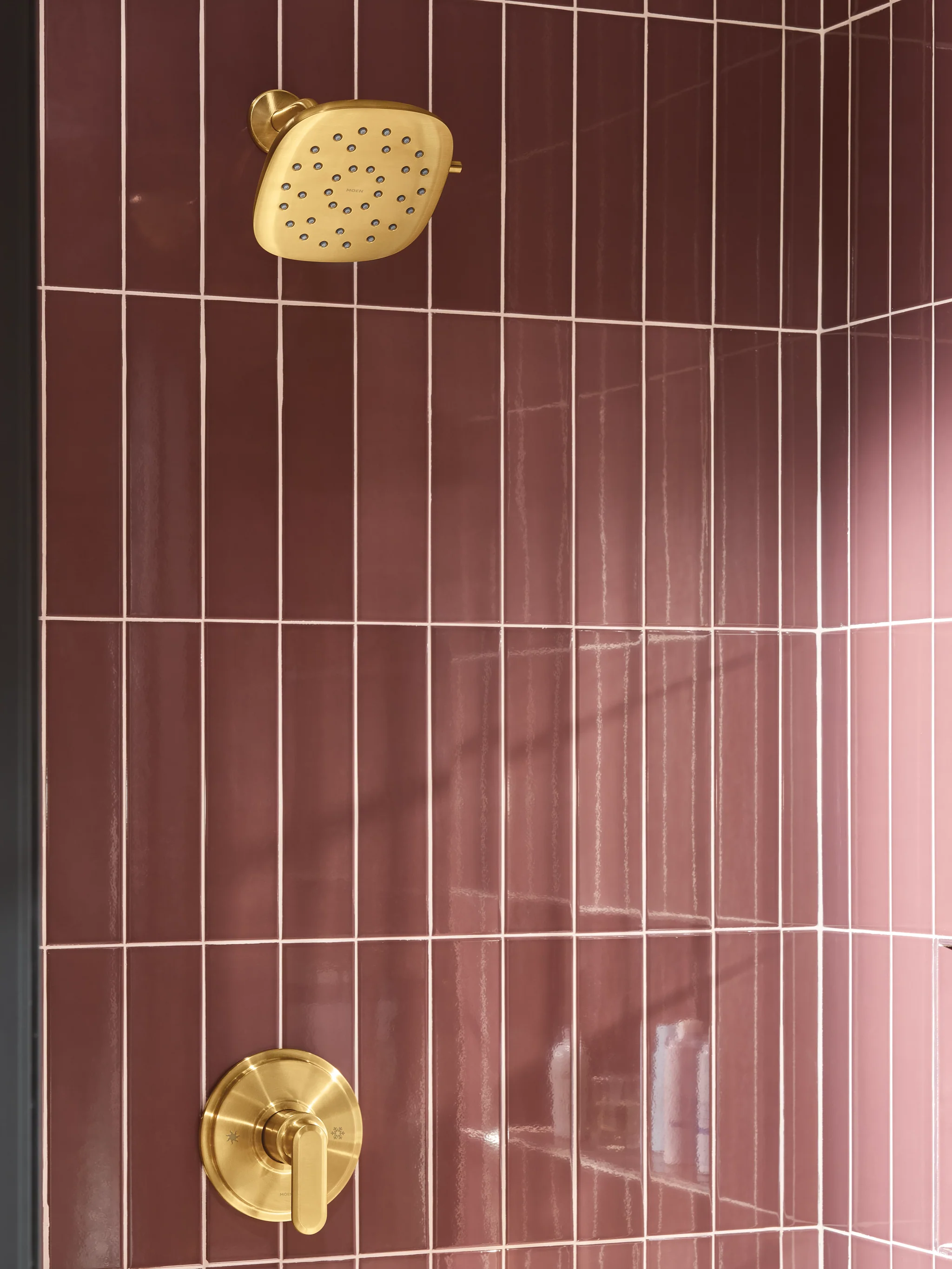 1693-Verso-7-Rainshower-with-Infiniti-Dial-in-Chrome-24.webp Verso 7" Rainshower with Infiniti Dial in Chrome