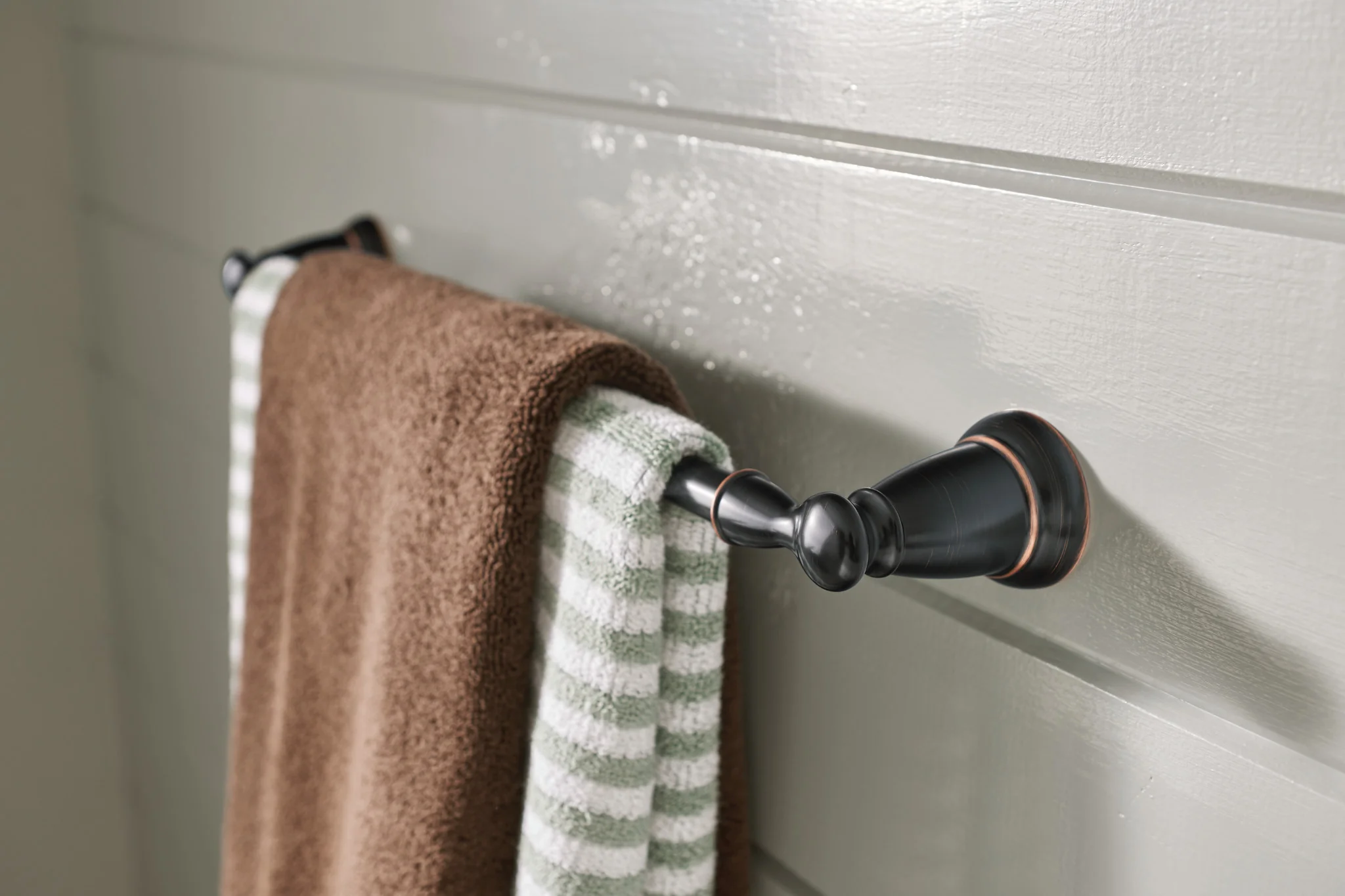 1739-Banbury-Chrome-18-Towel-Bar-2.webp Banbury Chrome 18" Towel Bar