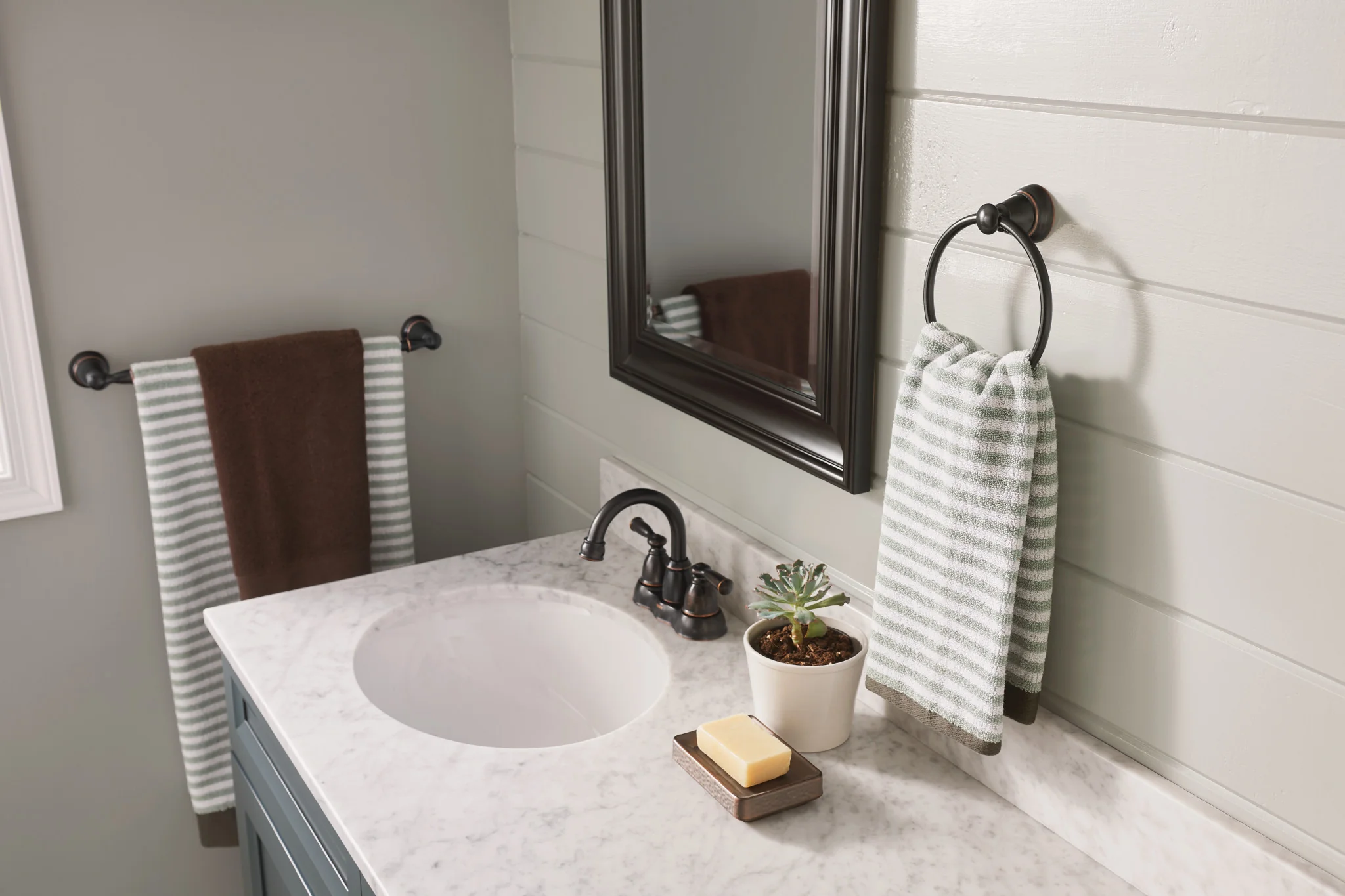 1739-Banbury-Chrome-18-Towel-Bar-3.webp Banbury Chrome 18" Towel Bar