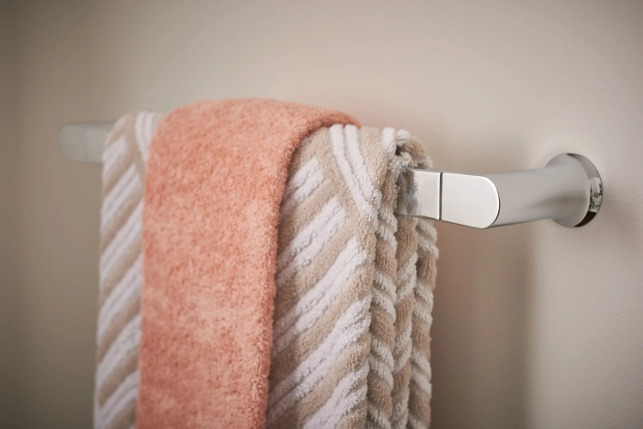 1792-Genta-LX-Chrome-18-Towel-Bar-6.webp Genta LX Chrome 18" Towel Bar