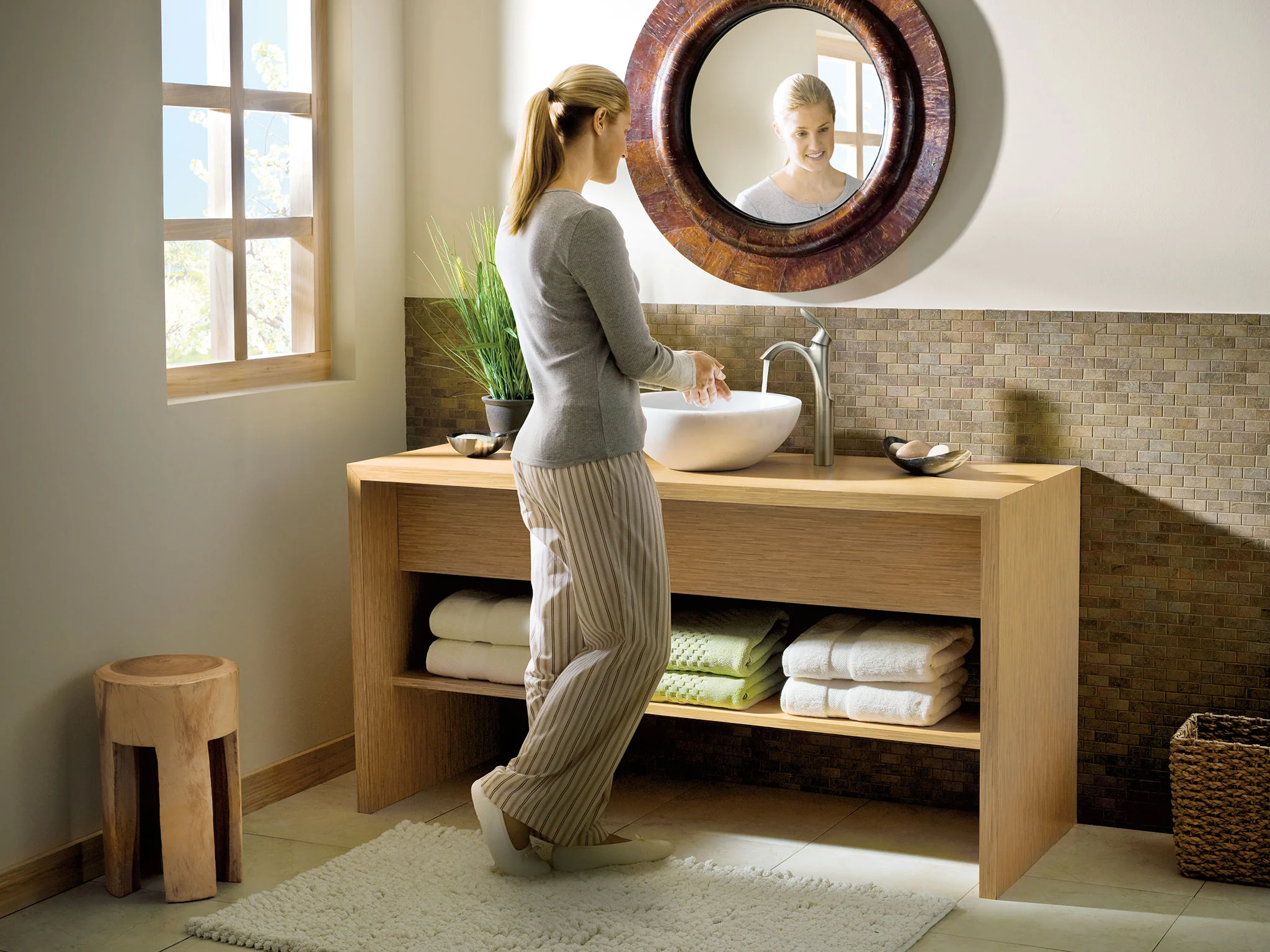 1806-Eva-One-handle-Bathroom-Sink-Faucet-3.webp Eva One-handle Bathroom Sink Faucet