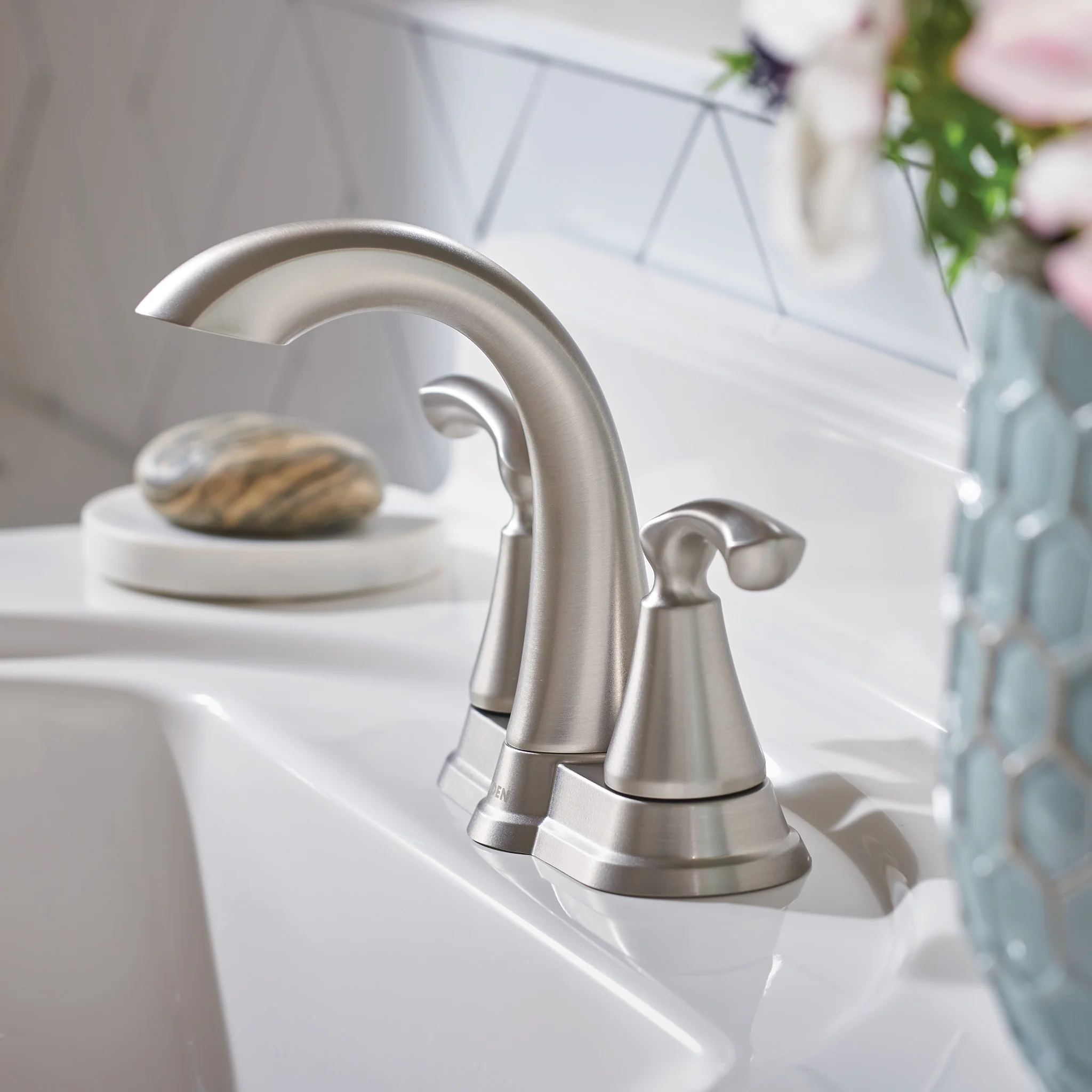 1854-Tiffin-Two-handle-Centerset-Bathroom-Sink-Faucet-3.webp Tiffin Two-handle Centerset Bathroom Sink Faucet