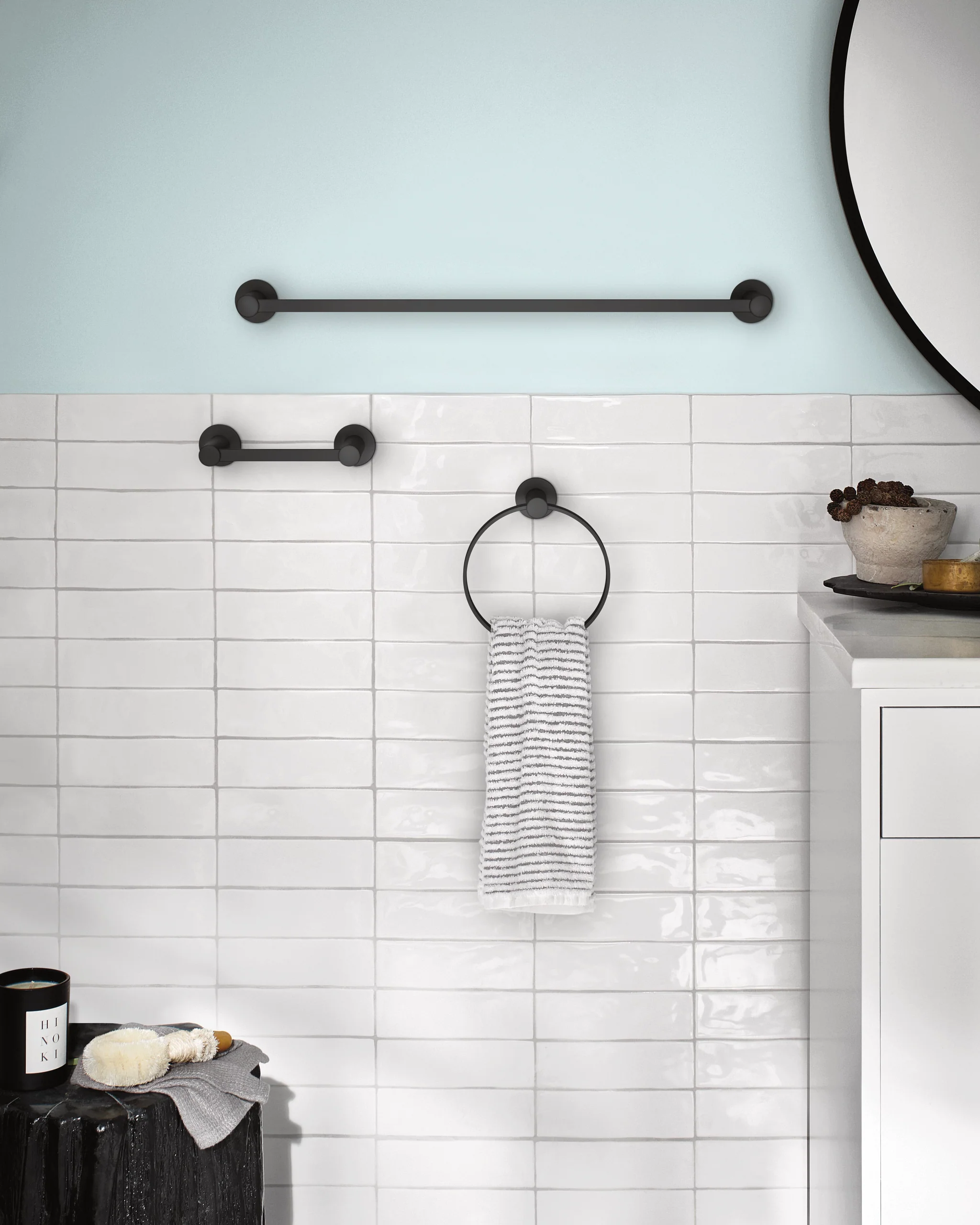 1864-Avri-Chrome-pivoting-paper-holder-towel-bar-towel-ring-11.webp Avri Chrome pivoting paper holder towel bar towel ring