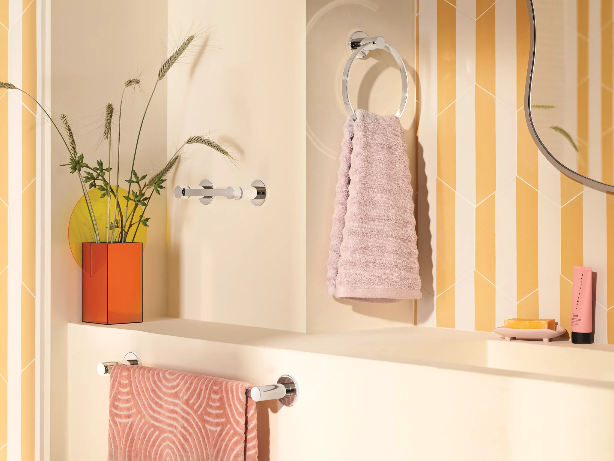 1864-Avri-Chrome-pivoting-paper-holder-towel-bar-towel-ring-15.webp Avri Chrome pivoting paper holder towel bar towel ring