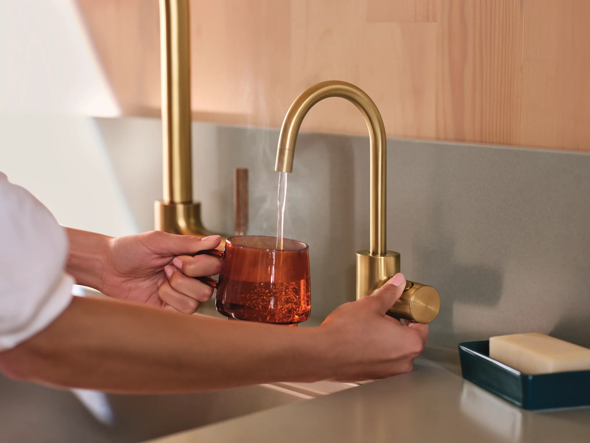 2-Sip-Modern-Instant-Hot-Water-Dispenser-Faucet-11.webp Sip Modern Instant Hot Water Dispenser Faucet