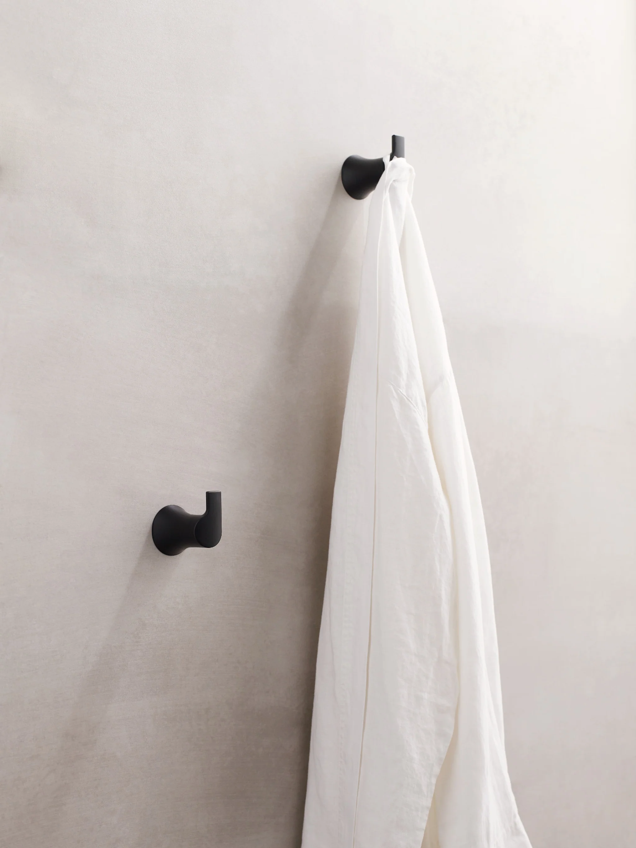 2009-Doux-Single-Robe-Hook-8.webp Doux Single Robe Hook