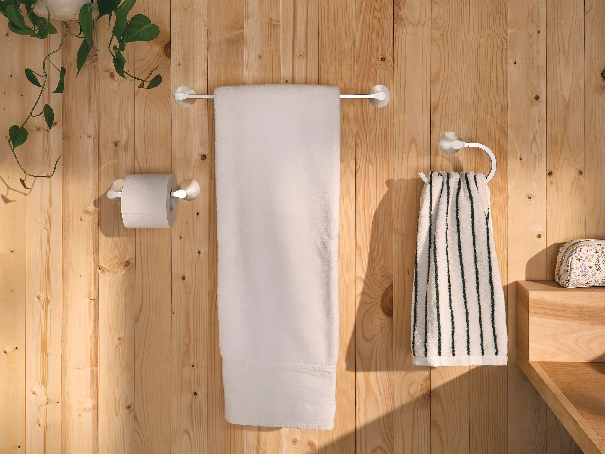 2109-Graeden-Chrome-pivoting-paper-holder-towel-bar-towel-ring-12.webp Graeden Chrome pivoting paper holder towel bar towel ring