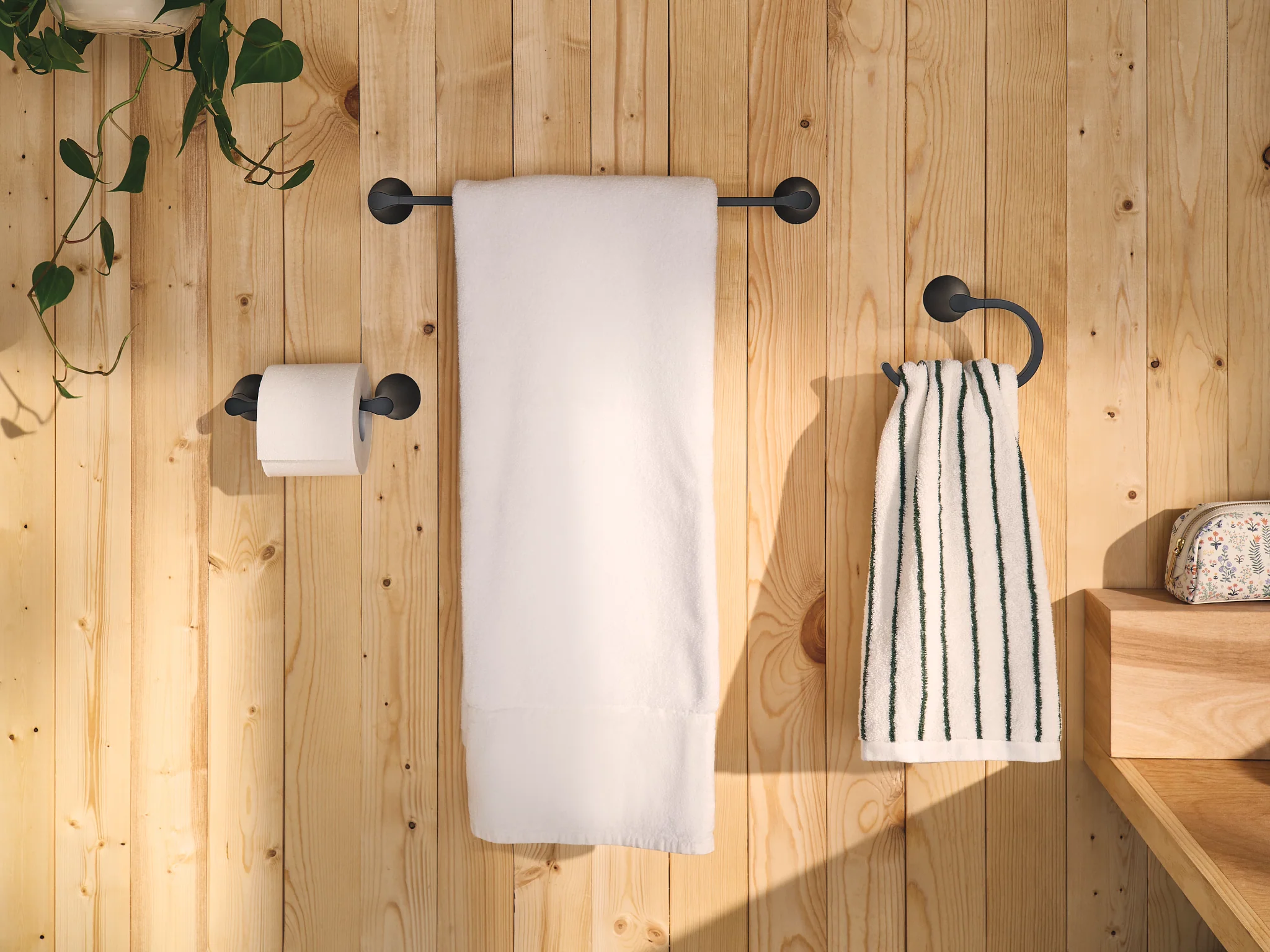 2109-Graeden-Chrome-pivoting-paper-holder-towel-bar-towel-ring-8.webp Graeden Chrome pivoting paper holder towel bar towel ring