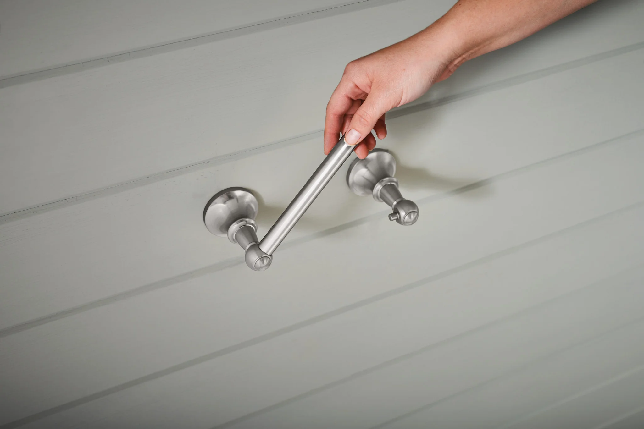 2239-Vale-Chrome-Pivoting-Toilet-Paper-Holder-5.webp Vale Chrome Pivoting Toilet Paper Holder