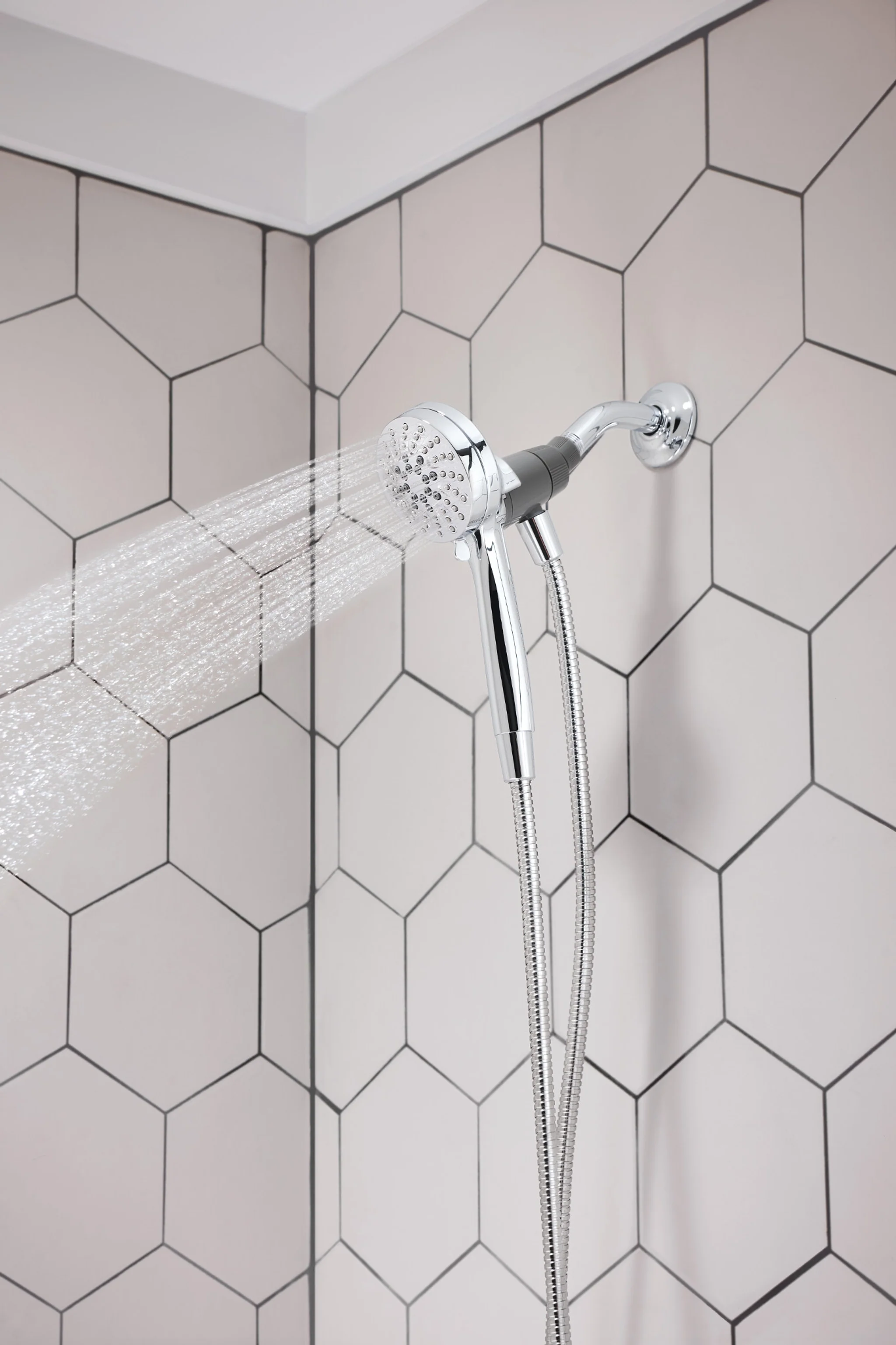 2286-Engage-Six-Function-3-1-2-Diameter-Spray-Head-Handheld-Shower-8.webp Engage Six-Function 3 1/2" Diameter Spray Head Handheld Shower