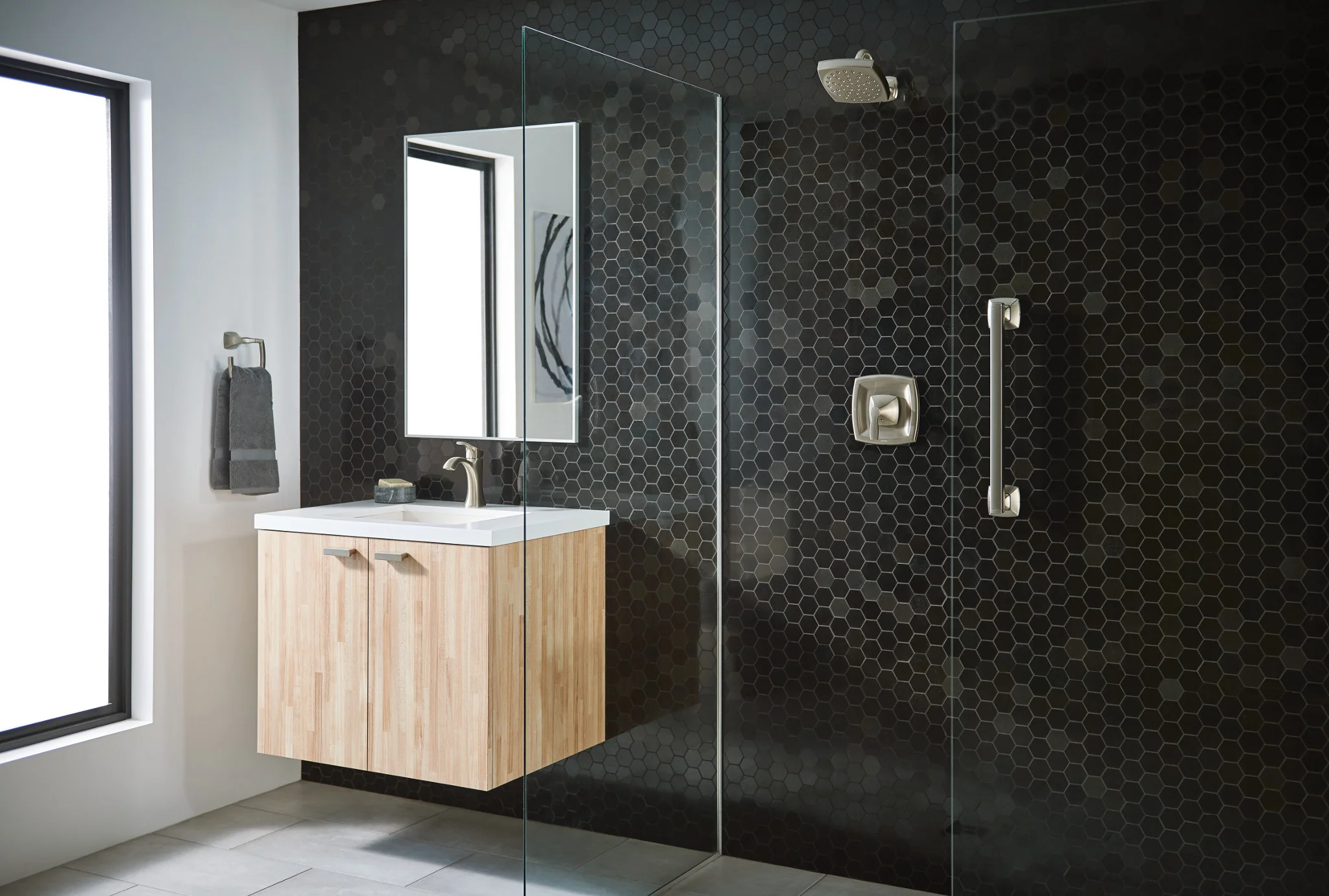 2368-Voss-24-Designer-Grab-Bar-19.webp Voss 24" Designer Grab Bar