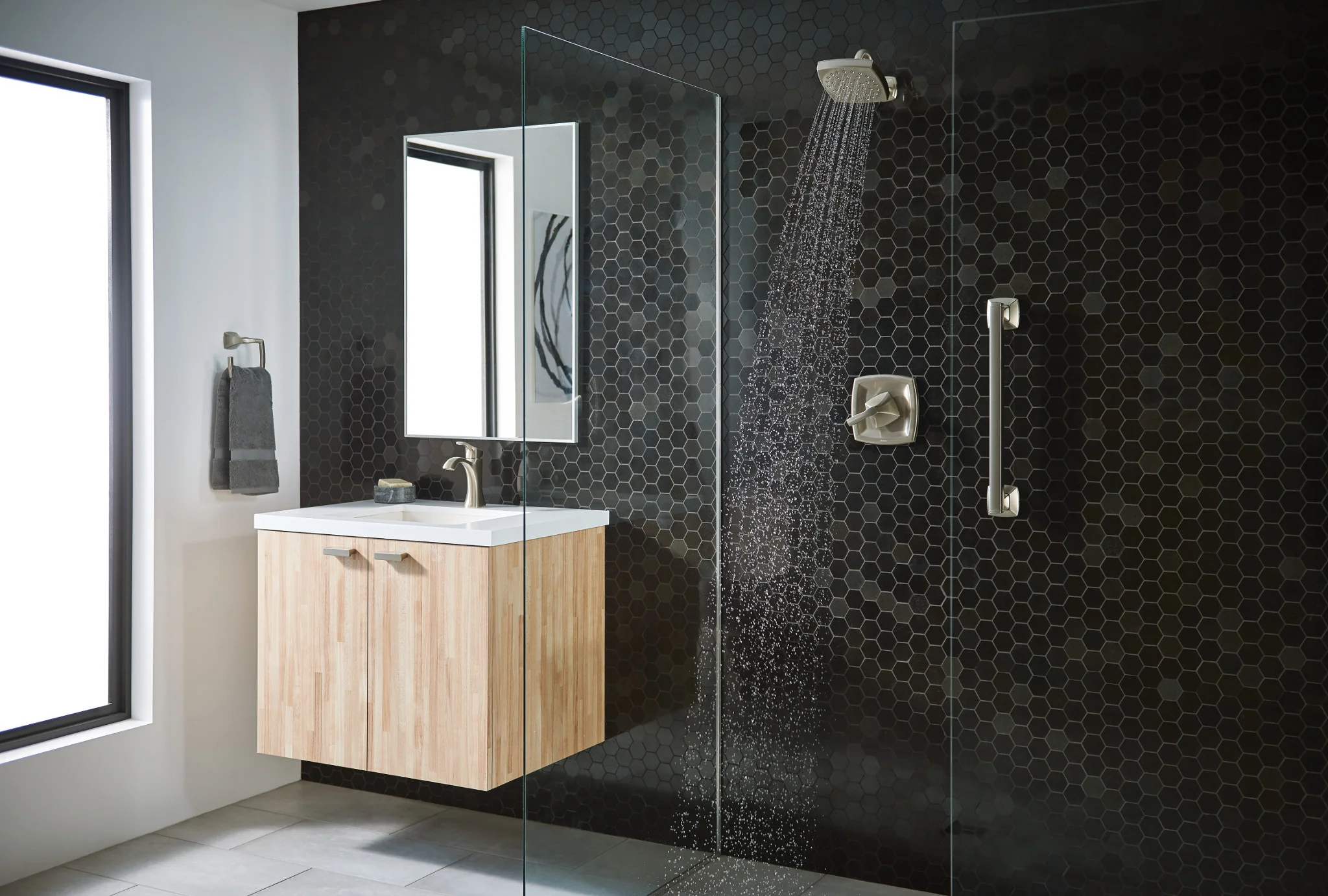2368-Voss-24-Designer-Grab-Bar-22.webp Voss 24" Designer Grab Bar