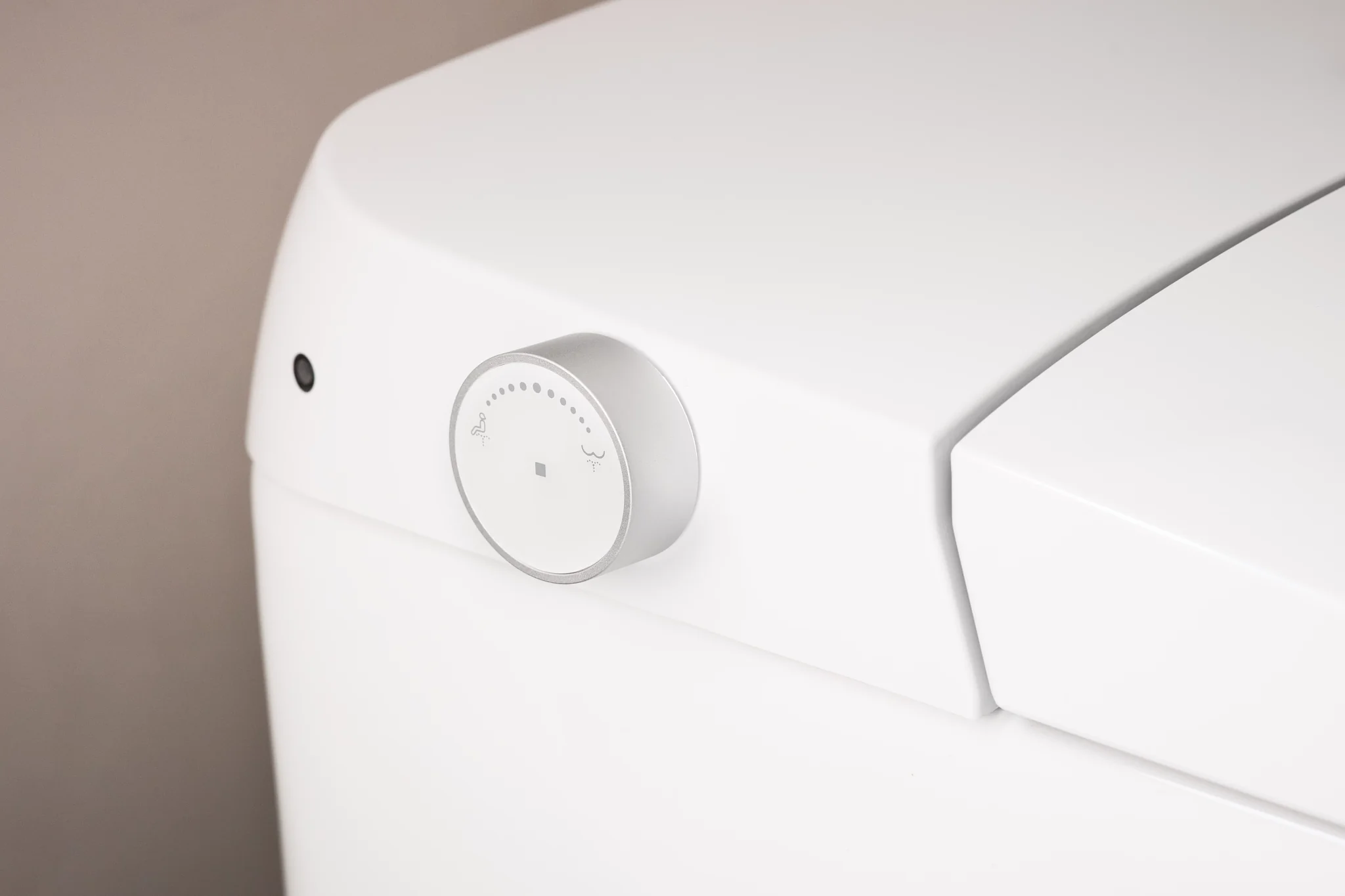 2392-3-Series-Electronic-Cleansing-Toilet-10.webp 3-Series Electronic Cleansing Toilet