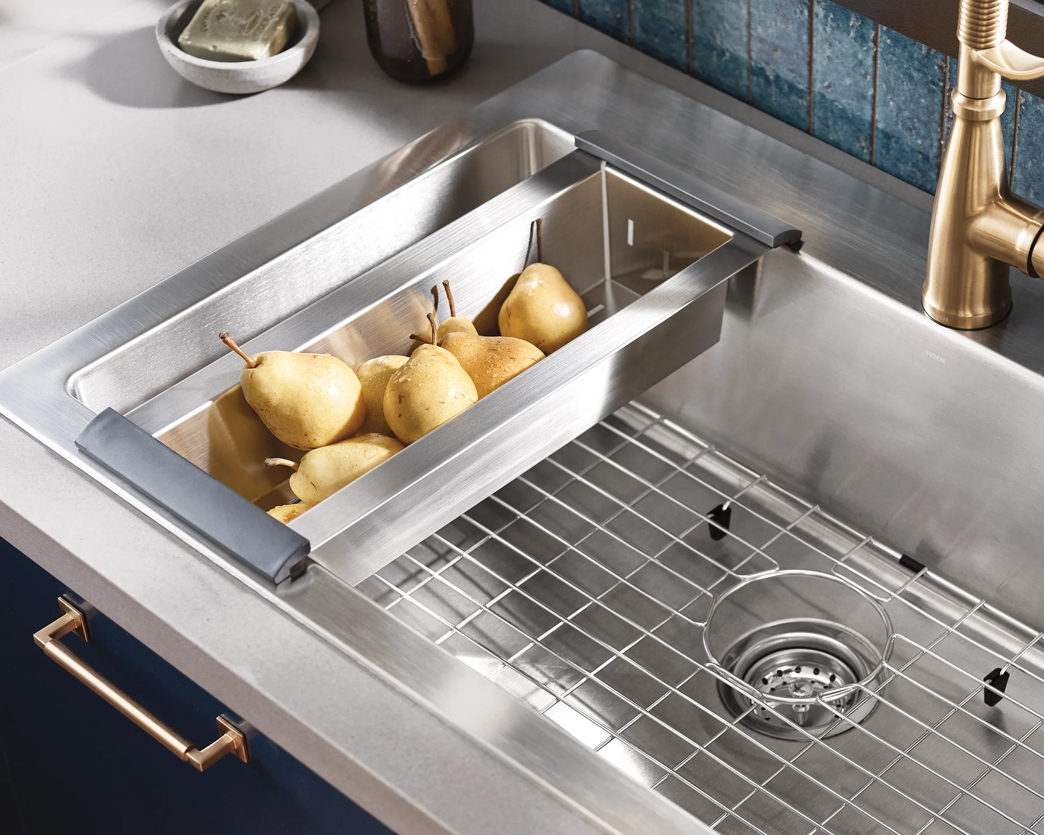 2398-1800-Series-33-x22-stainless-steel-18-gauge-single-bowl-dual-mount-sink-3.webp 1800 Series 33"x22" stainless steel 18 gauge single bowl dual mount sink