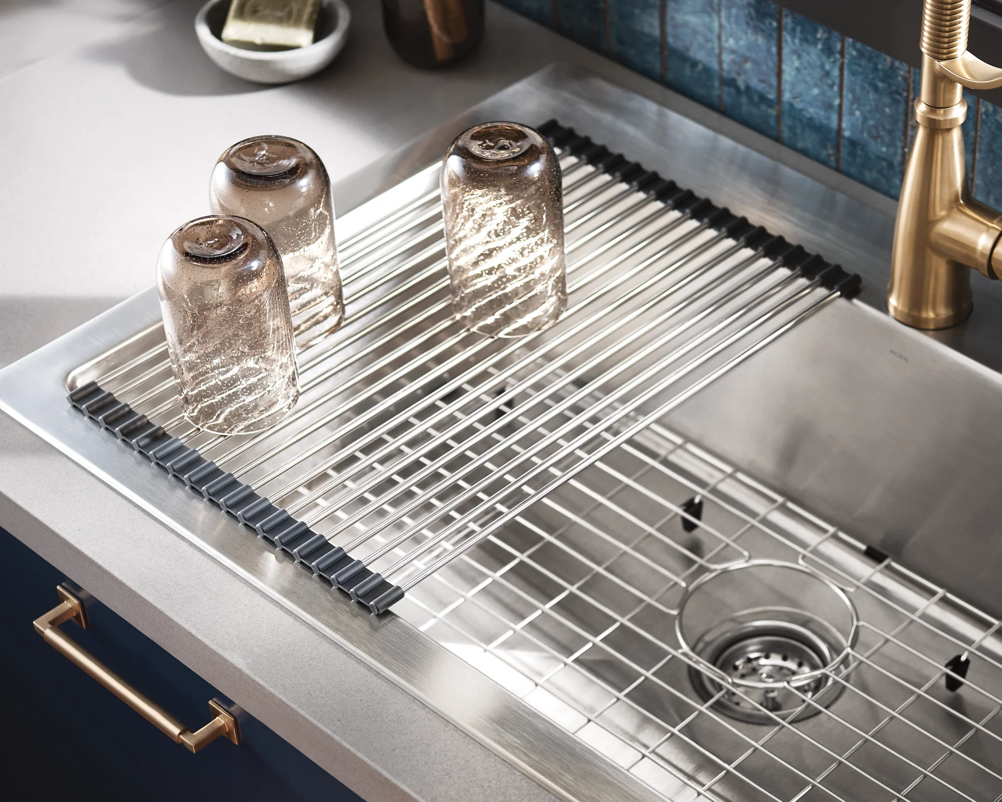 2398-1800-Series-33-x22-stainless-steel-18-gauge-single-bowl-dual-mount-sink-4.webp 1800 Series 33"x22" stainless steel 18 gauge single bowl dual mount sink