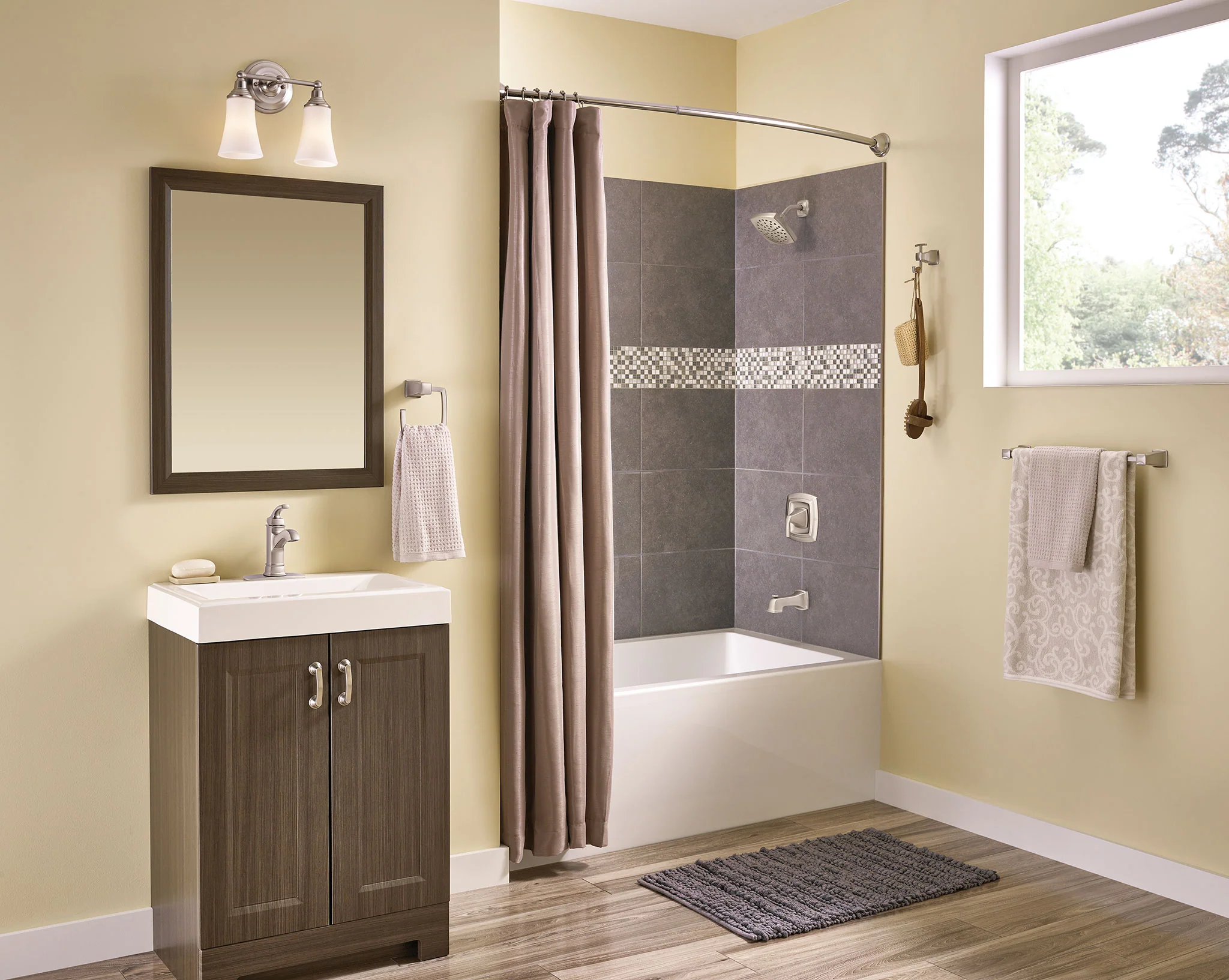 2399-Hensley-Chrome-18-Towel-Bar-2.webp Hensley Chrome 18" Towel Bar