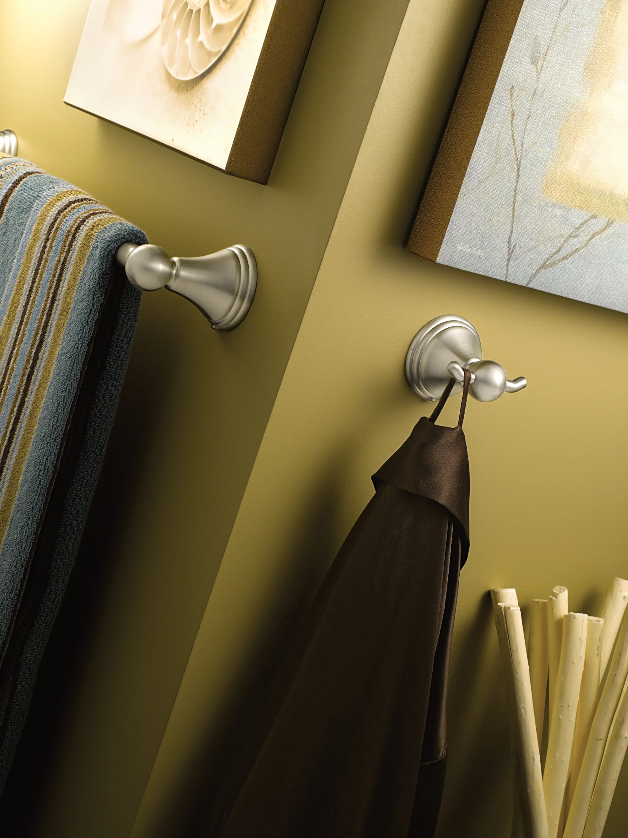 2553-Preston-Chrome-24-Towel-Bar-2.webp Preston Chrome 24" Towel Bar