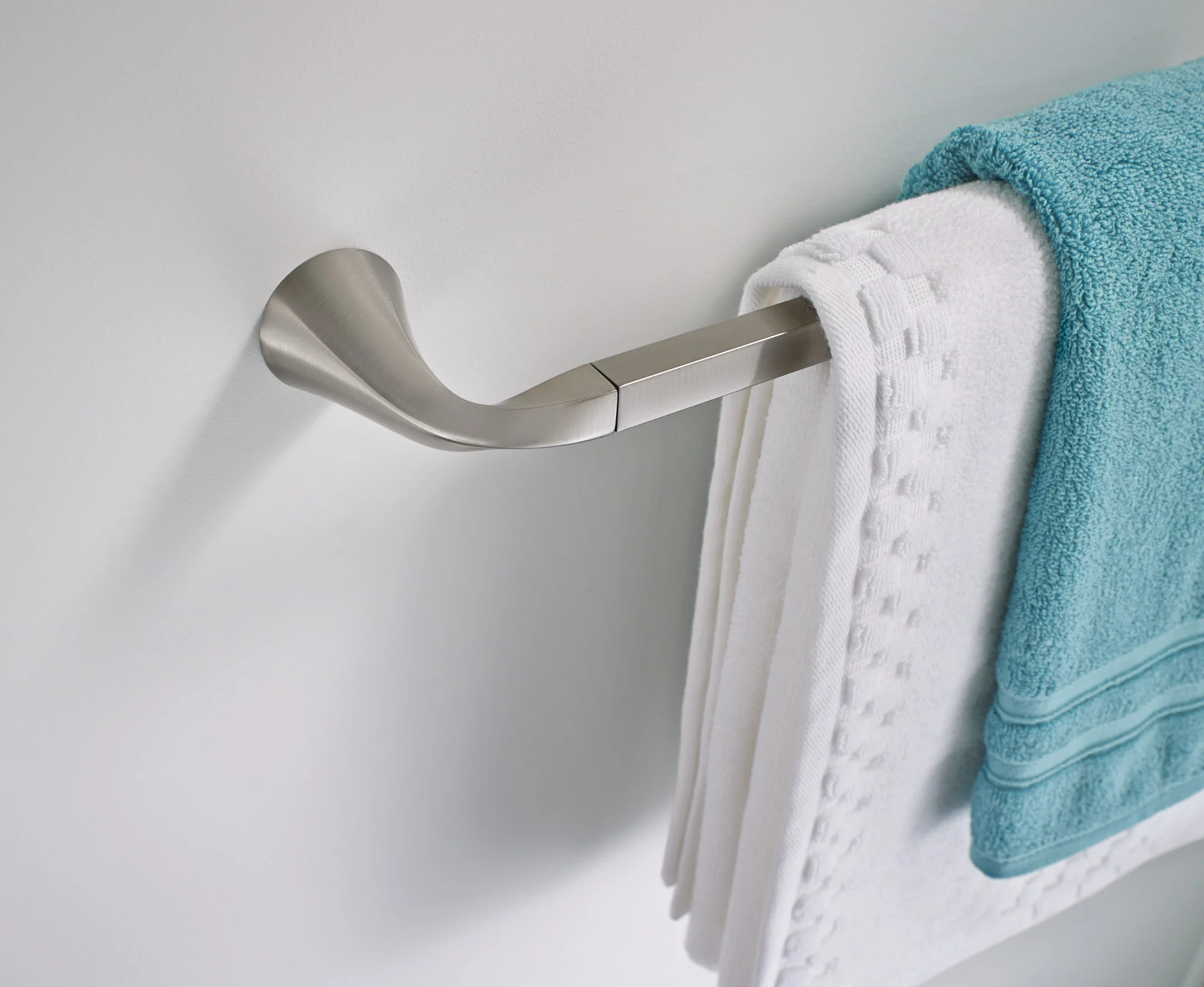 2639-Oxby-Brushed-nickel-24-Towel-Bar-2.webp Oxby Brushed nickel 24" Towel Bar