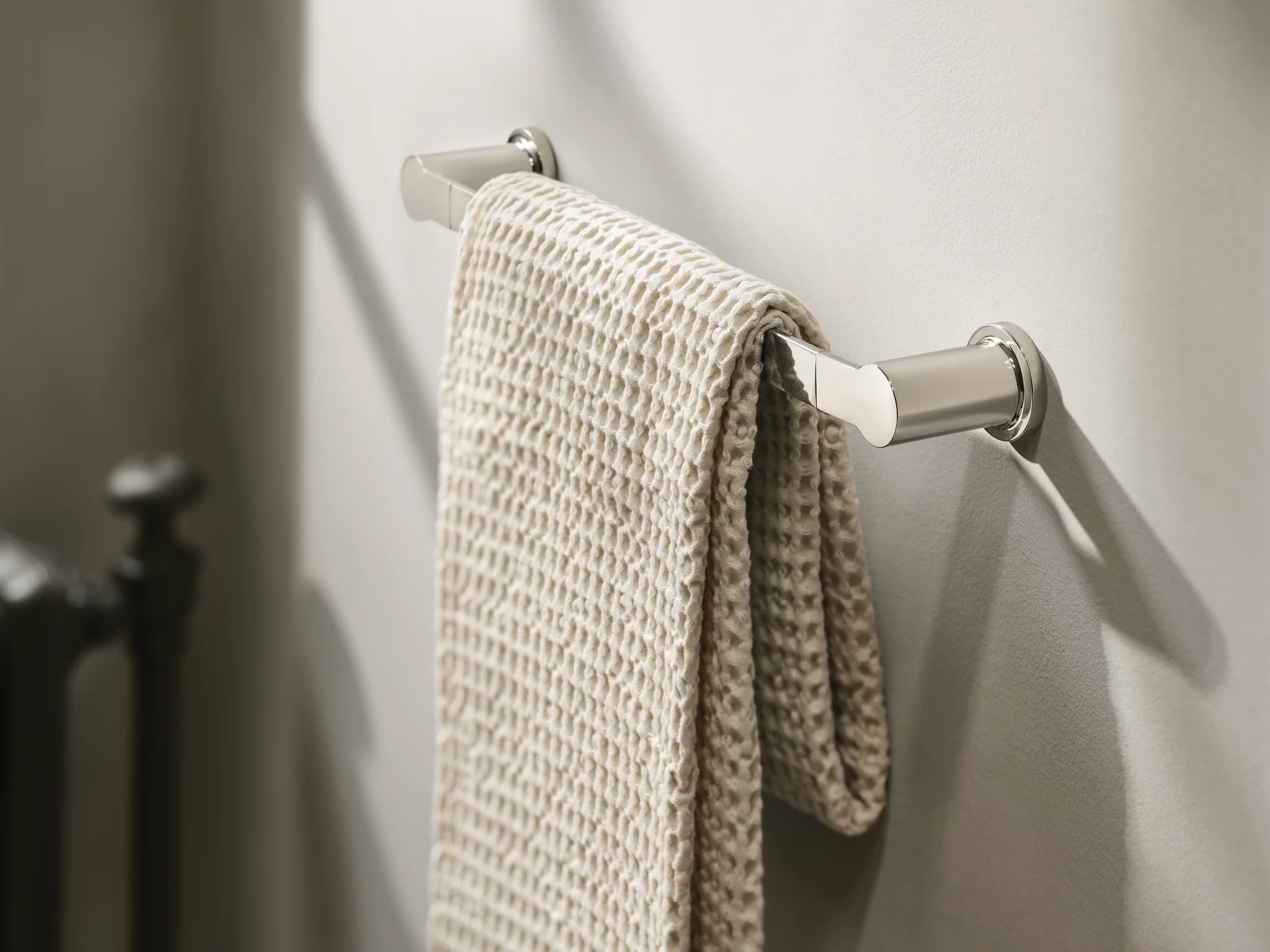 2712-Rinza-Chrome-18-towel-bar-15.webp Rinza Chrome 18" towel bar