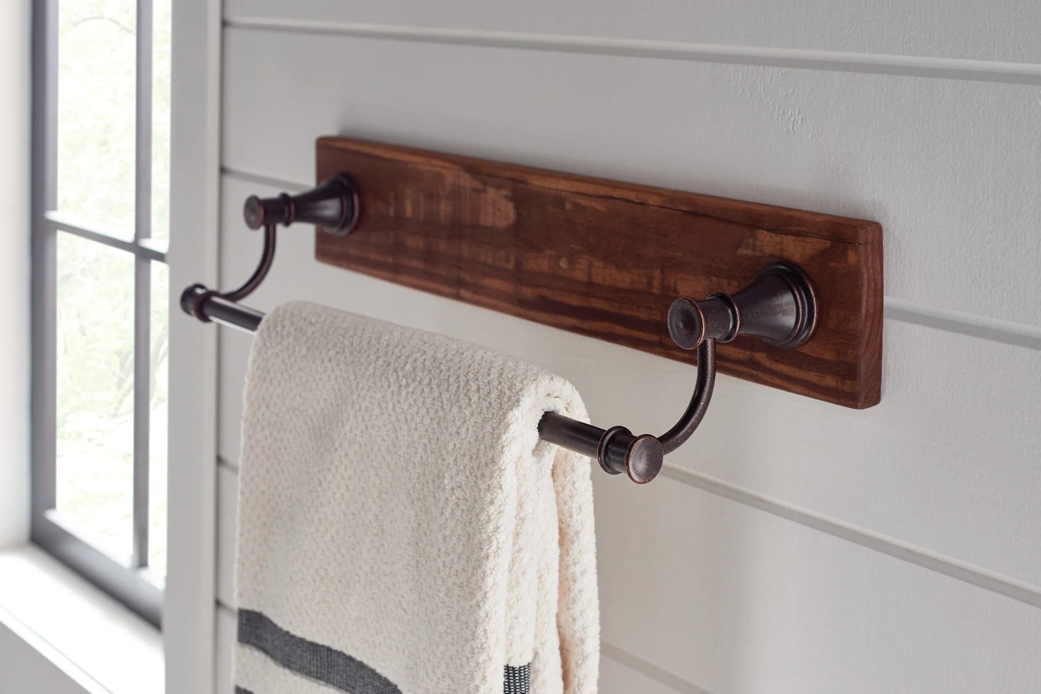 2769-Belfield-18-Towel-Bar-19.webp Belfield 18" Towel Bar