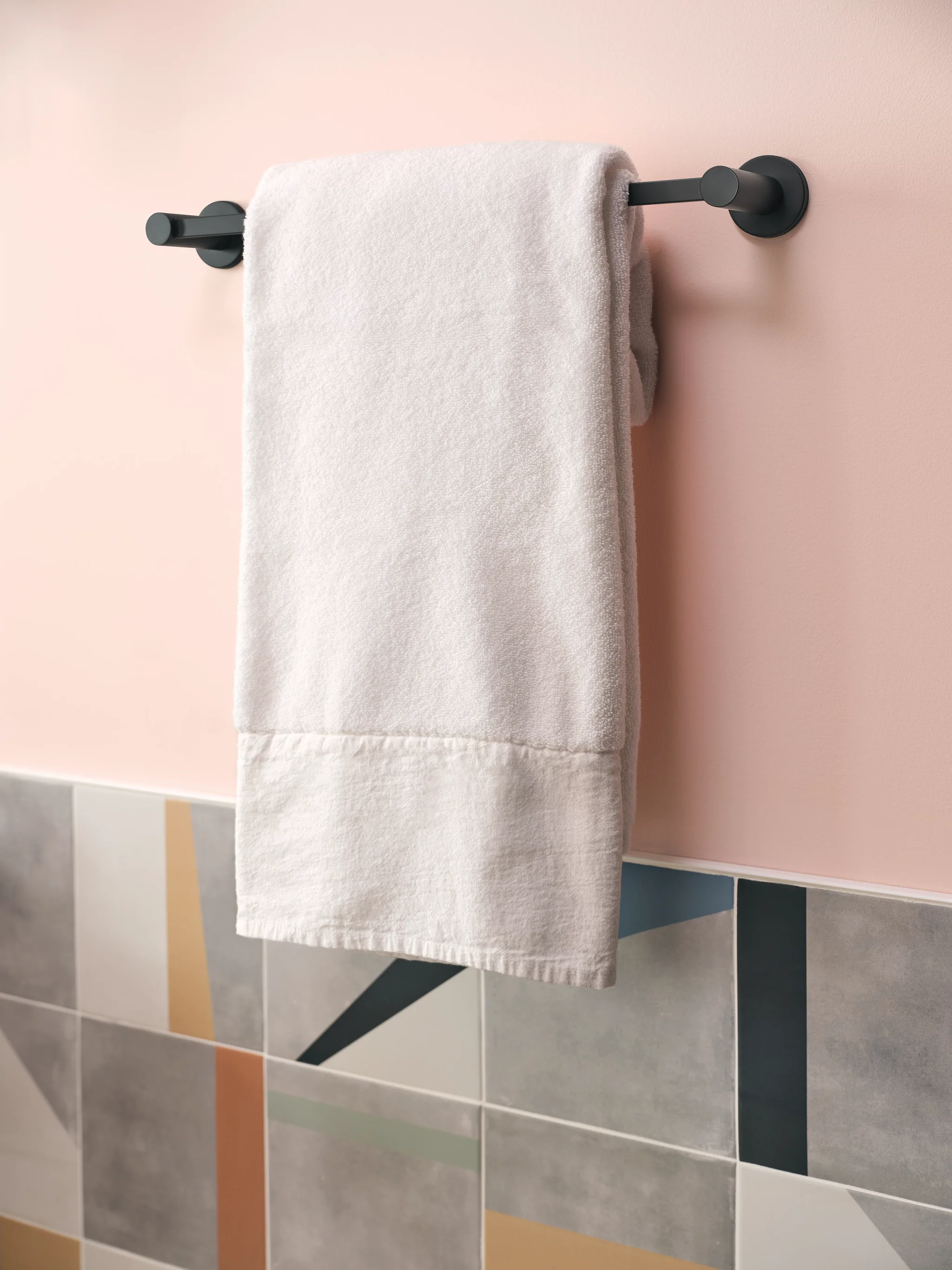 2794-Avri-Chrome-18-towel-bar-7.webp Avri Chrome 18" towel bar