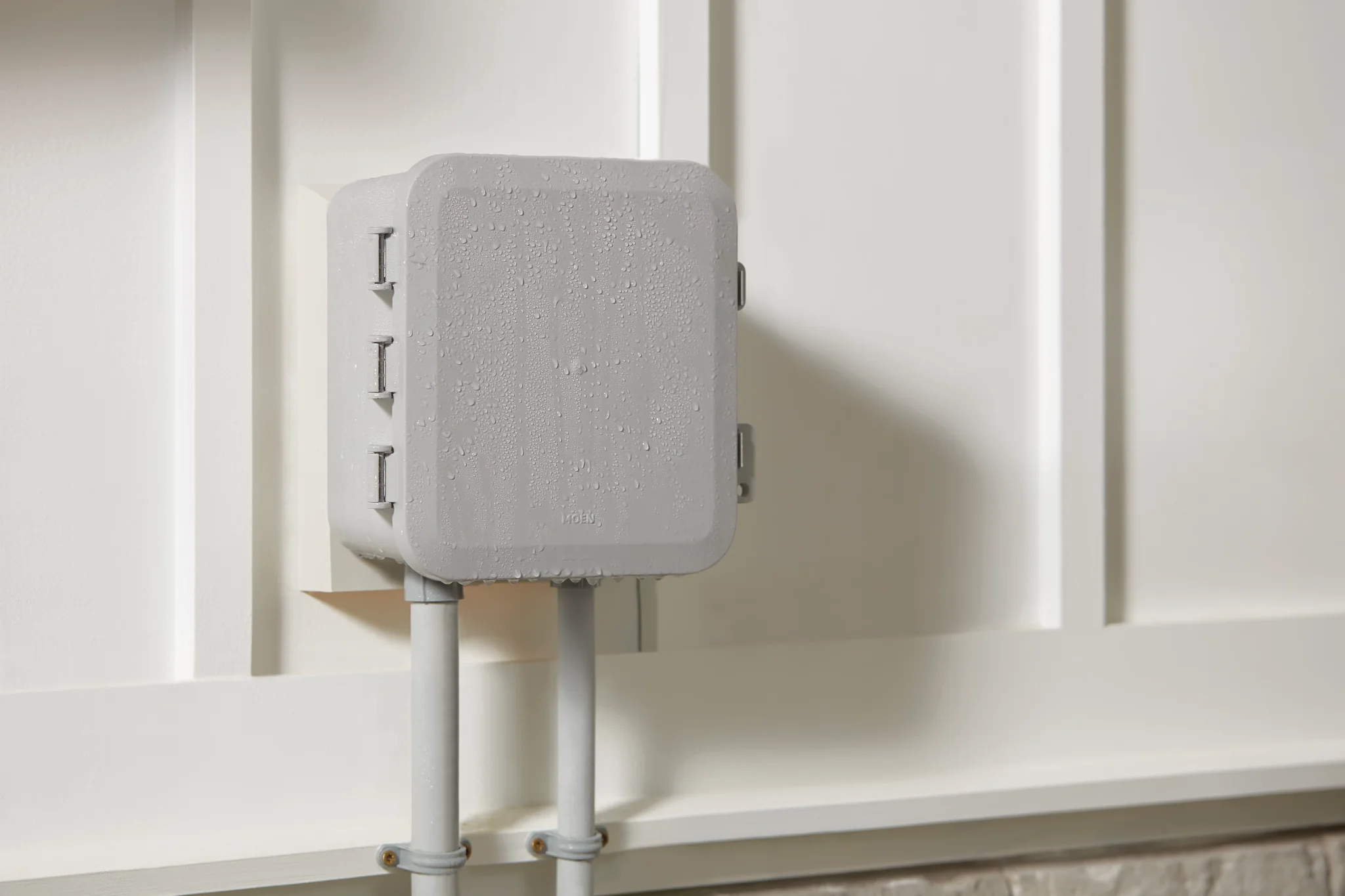 2887-Moen-Smart-Sprinkler-Controller-Outdoor-Enclosure-5.webp Moen Smart Sprinkler Controller Outdoor Enclosure