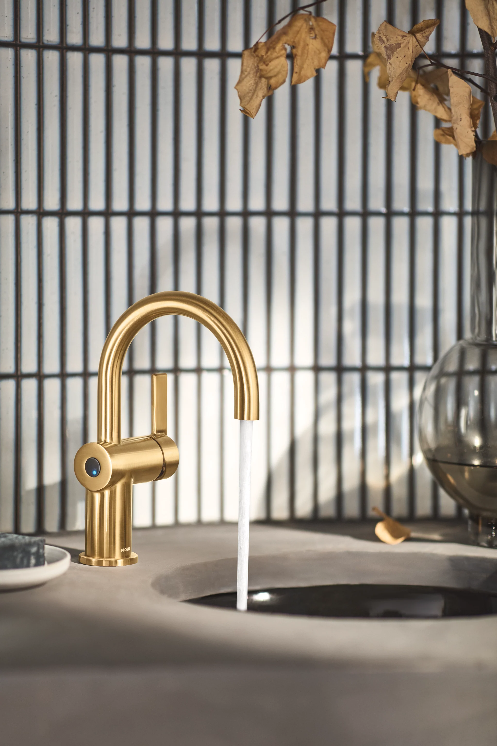 2901-Cia-MotionSense-One-Handle-Touchless-Bathroom-Faucet-4.webp Cia MotionSense One-Handle Touchless Bathroom Faucet