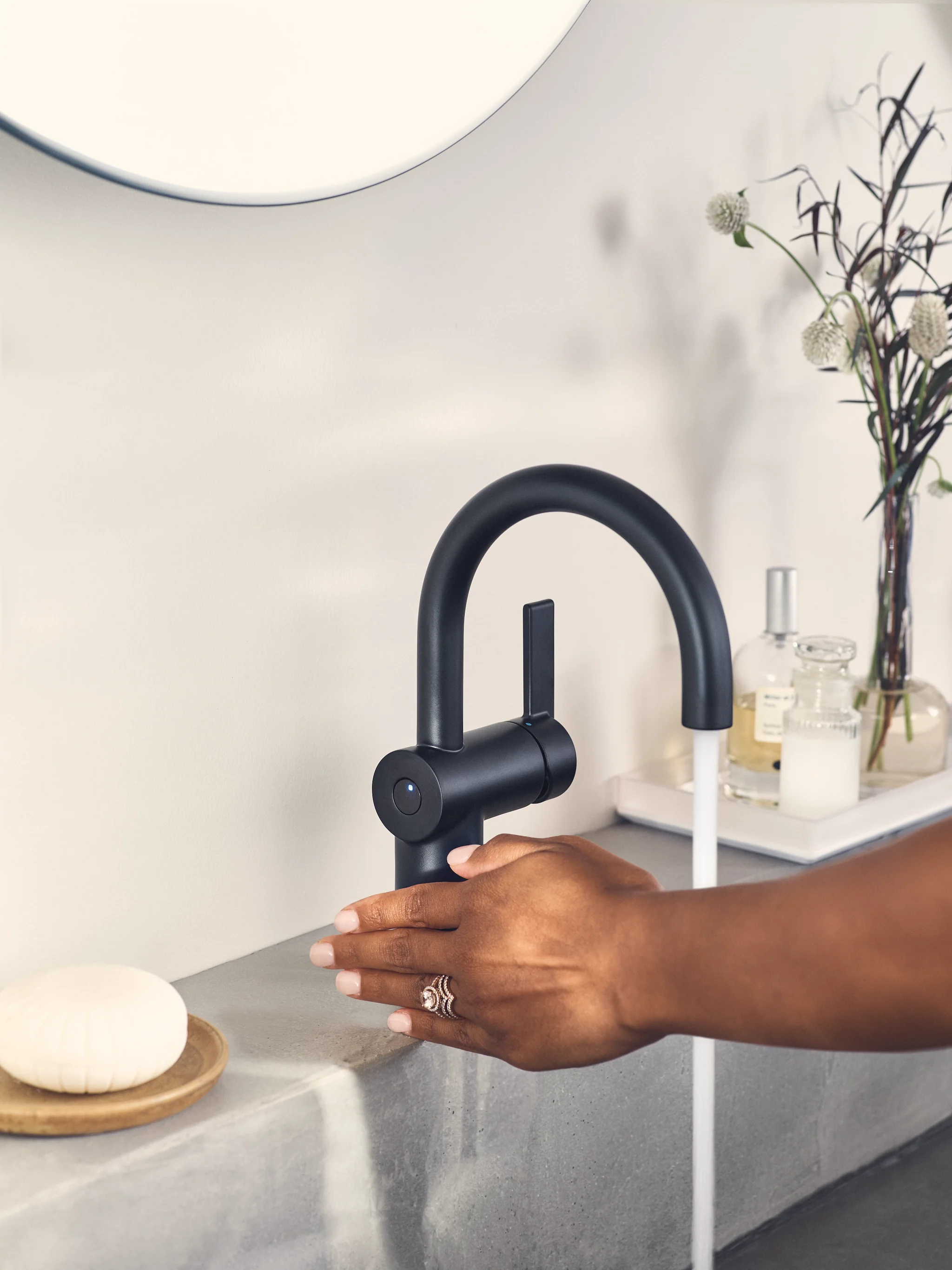 2901-Cia-MotionSense-One-Handle-Touchless-Bathroom-Faucet-49.webp Cia MotionSense One-Handle Touchless Bathroom Faucet