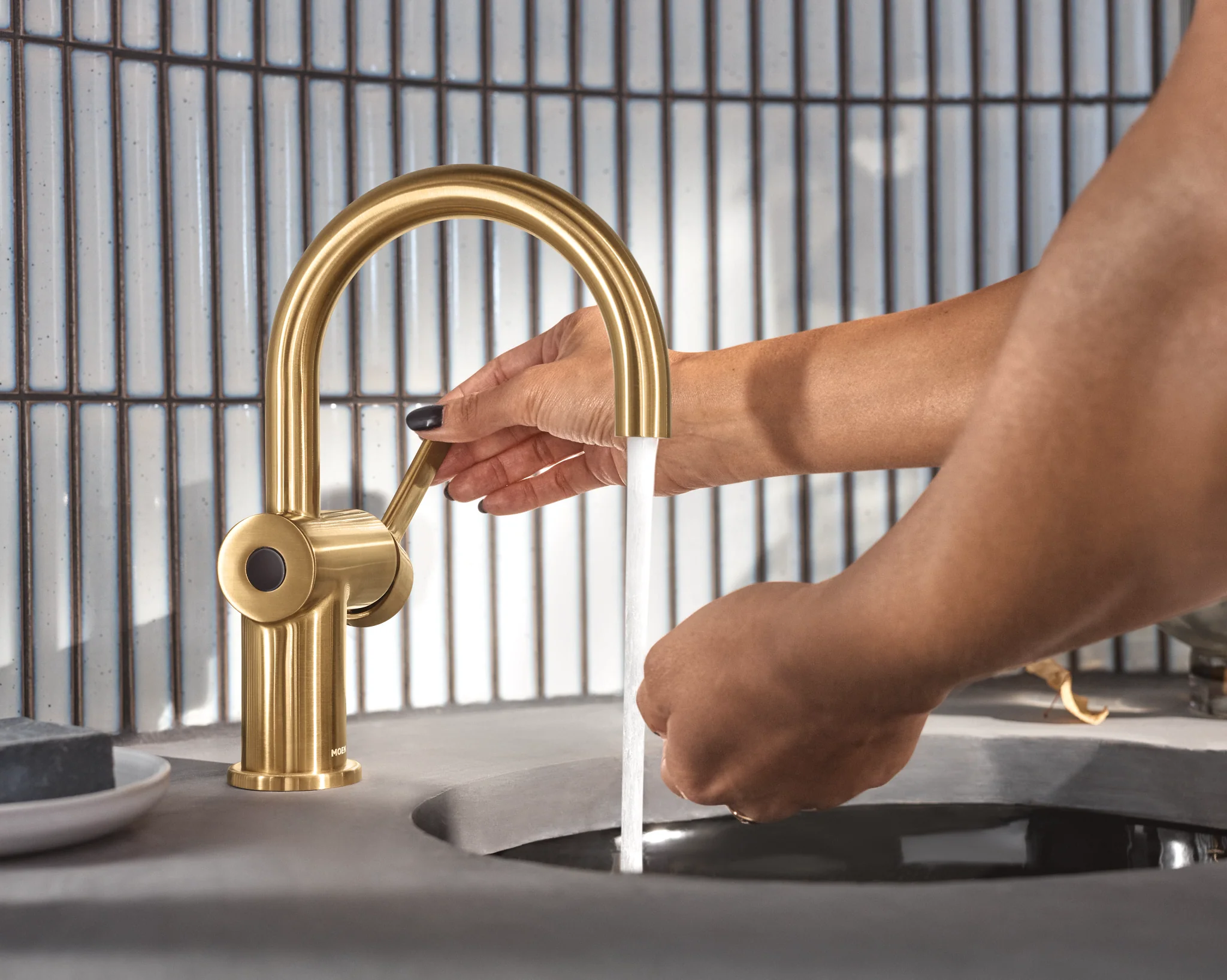 2901-Cia-MotionSense-One-Handle-Touchless-Bathroom-Faucet-8.webp Cia MotionSense One-Handle Touchless Bathroom Faucet