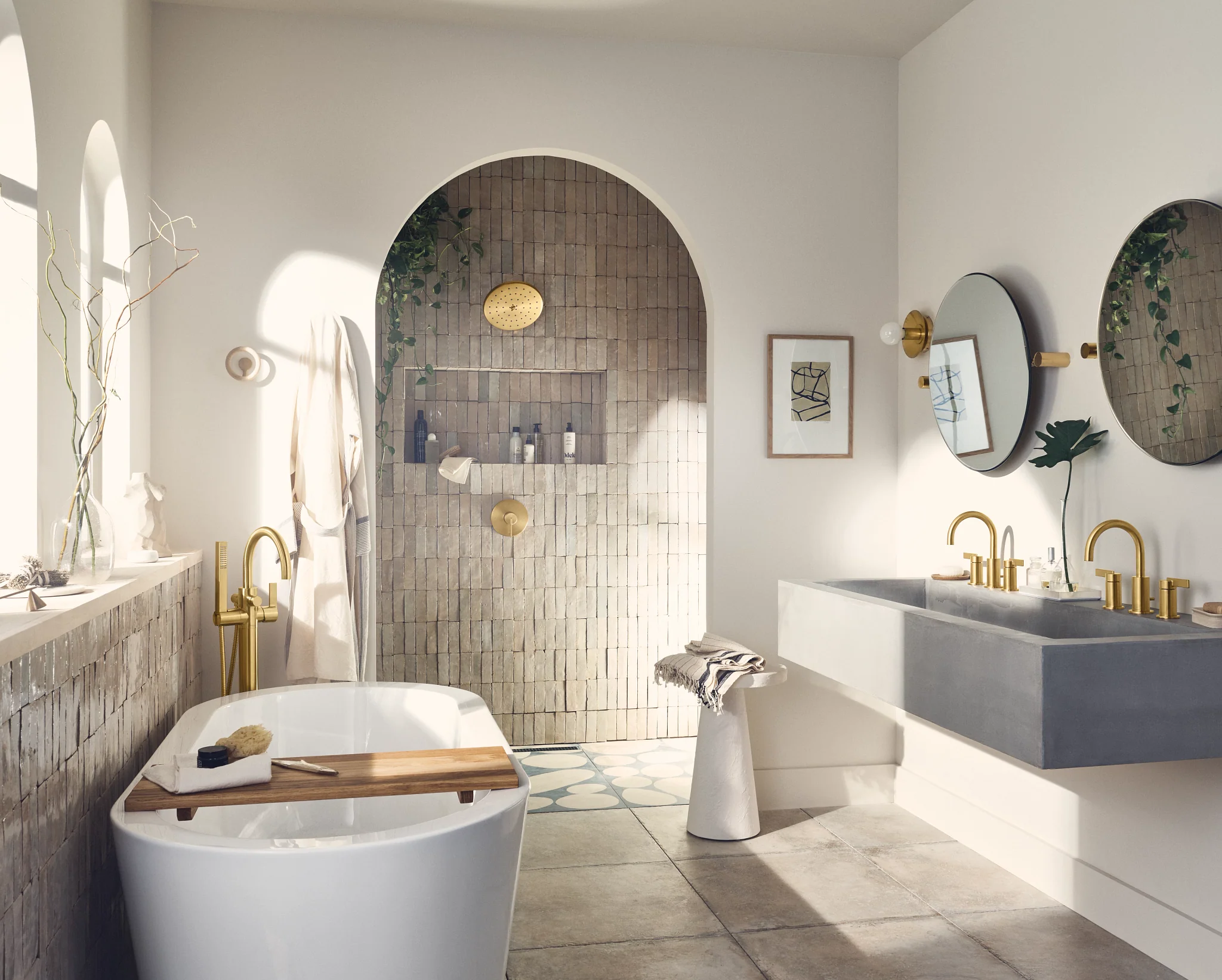 3034-Cia-Chrome-one-handle-tub-filler-includes-hand-shower-3.webp Cia Chrome one-handle tub filler includes hand shower