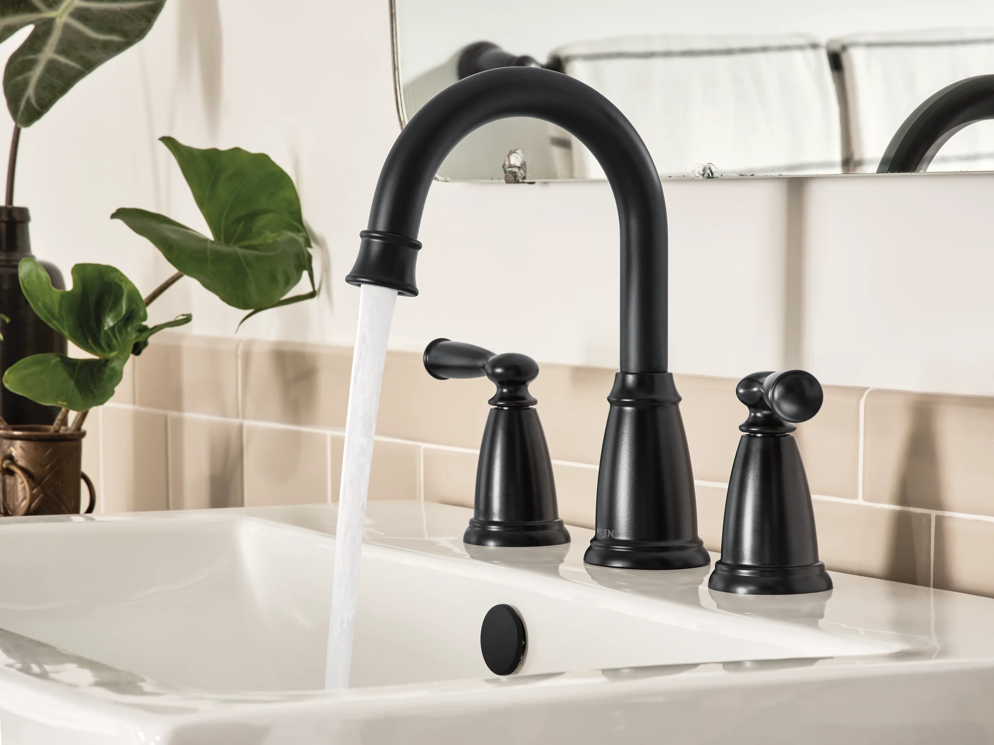 329-Banbury-Two-Handle-Widespread-Bathroom-Sink-Faucet-23.webp Banbury Two-Handle Widespread Bathroom Sink Faucet