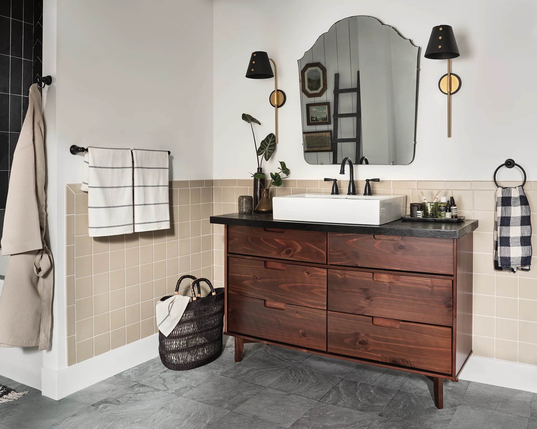 329-Banbury-Two-Handle-Widespread-Bathroom-Sink-Faucet-28.webp Banbury Two-Handle Widespread Bathroom Sink Faucet