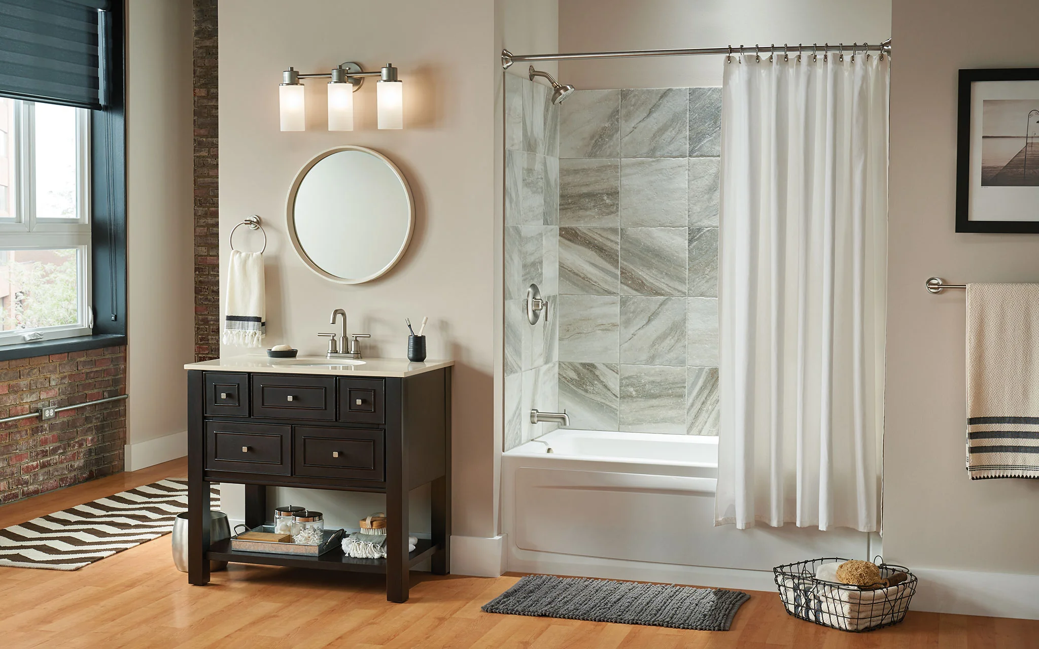 3367-Iso-3-Light-Bathroom-Vanity-Light-10.webp Iso 3-Light Bathroom Vanity Light