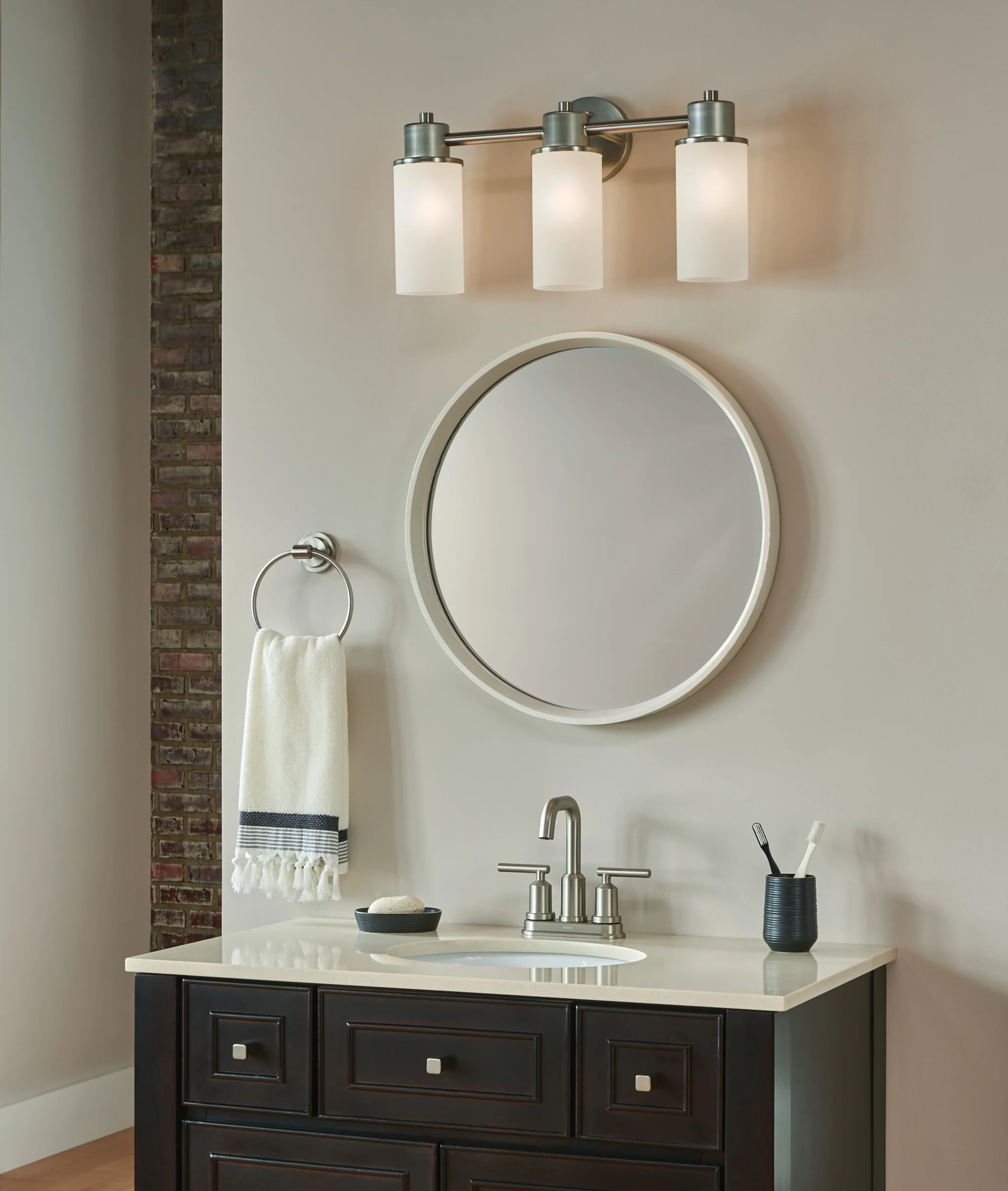 3367-Iso-3-Light-Bathroom-Vanity-Light-12.webp Iso 3-Light Bathroom Vanity Light