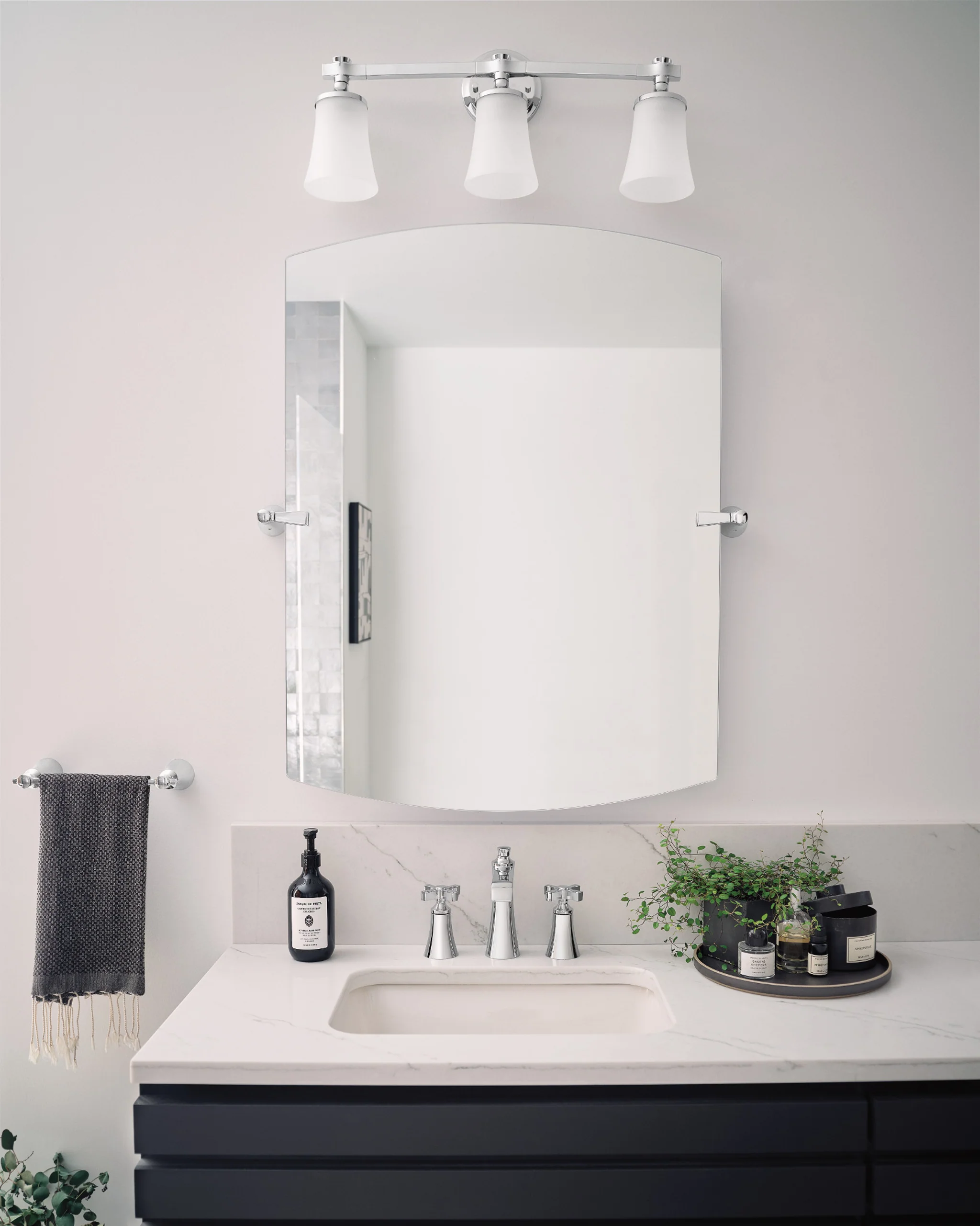 3510-Flara-Three-Globe-Bath-Light-5.webp Flara Three Globe Bath Light