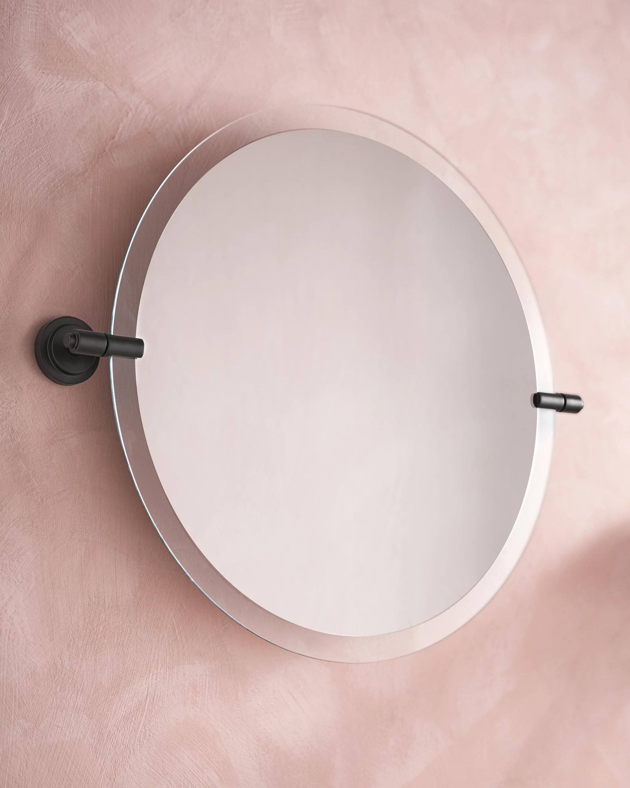 3529-Iso-24-Round-Mirror-13.webp Iso 24" Round Mirror