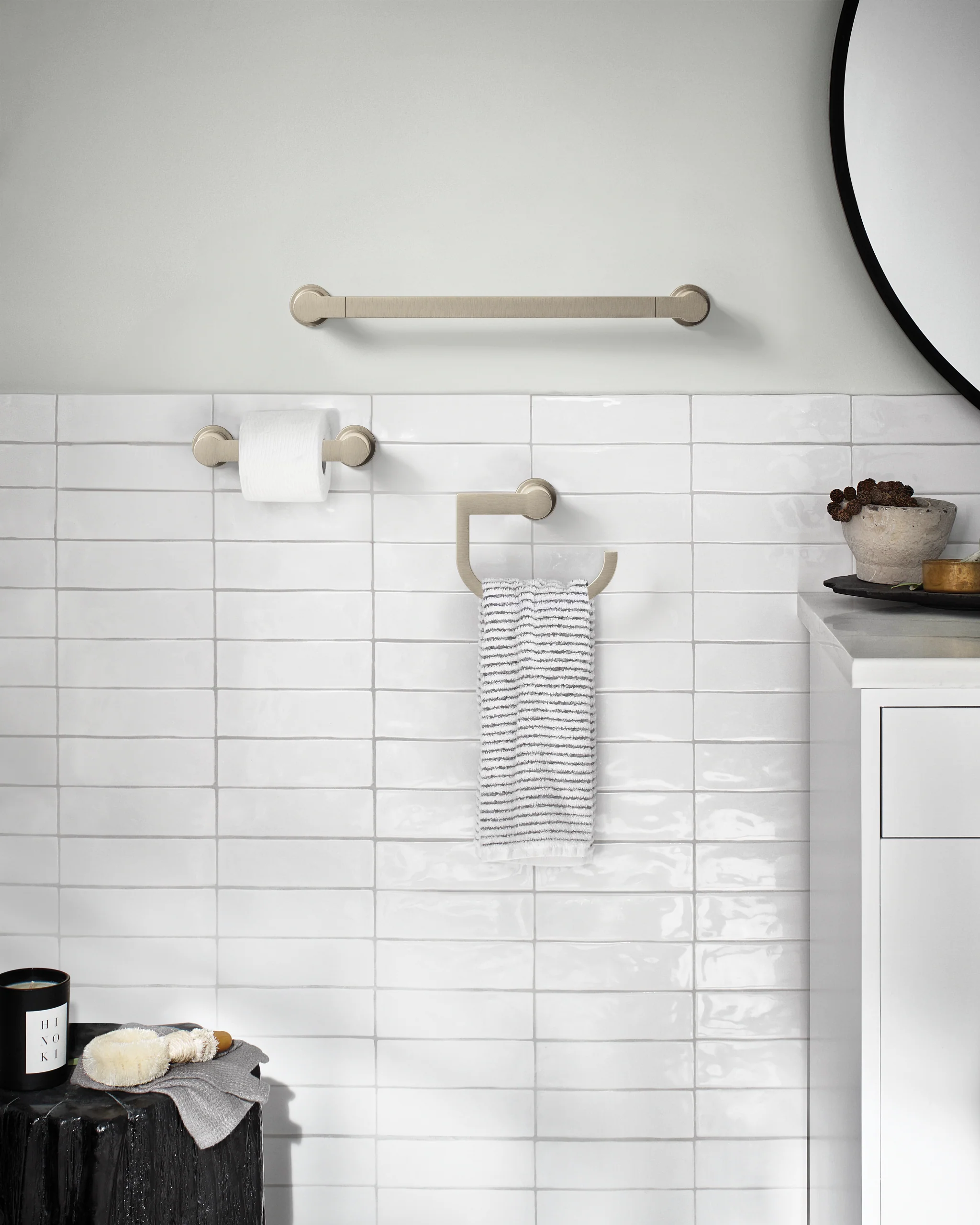 3560-Rinza-Matte-black-pivoting-paper-holder-towel-bar-towel-ring-3.webp Rinza Matte black pivoting paper holder towel bar towel ring