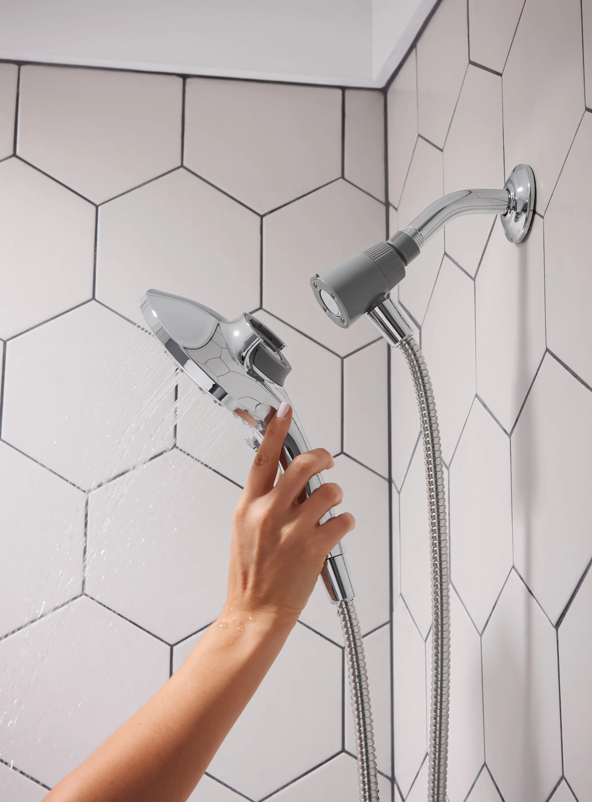 3637-Engage-Six-Function-5-1-2-Diameter-Spray-Head-Handheld-Shower-24.webp Engage Six-Function 5 1/2" Diameter Spray Head Handheld Shower