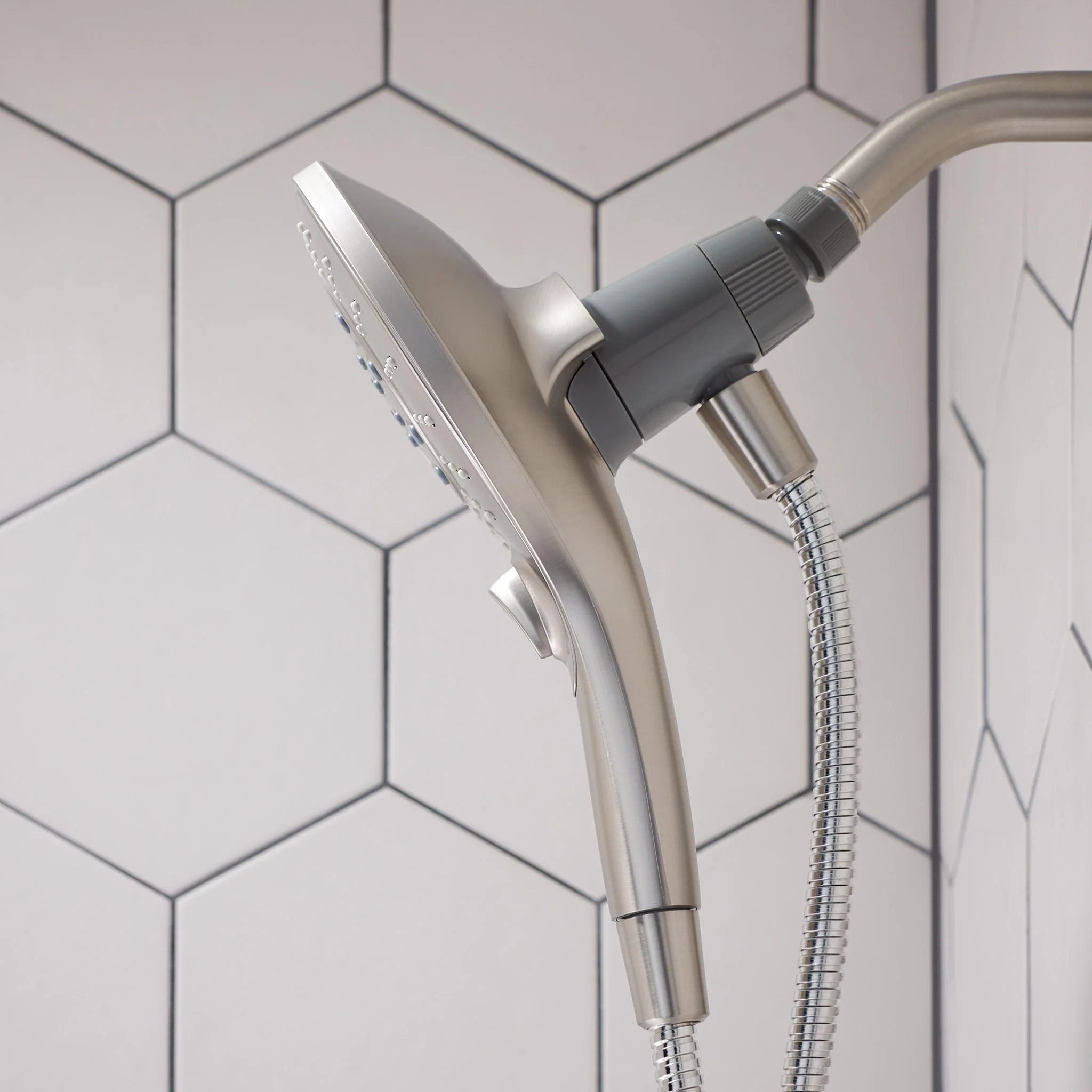 3637-Engage-Six-Function-5-1-2-Diameter-Spray-Head-Handheld-Shower-5.webp Engage Six-Function 5 1/2" Diameter Spray Head Handheld Shower
